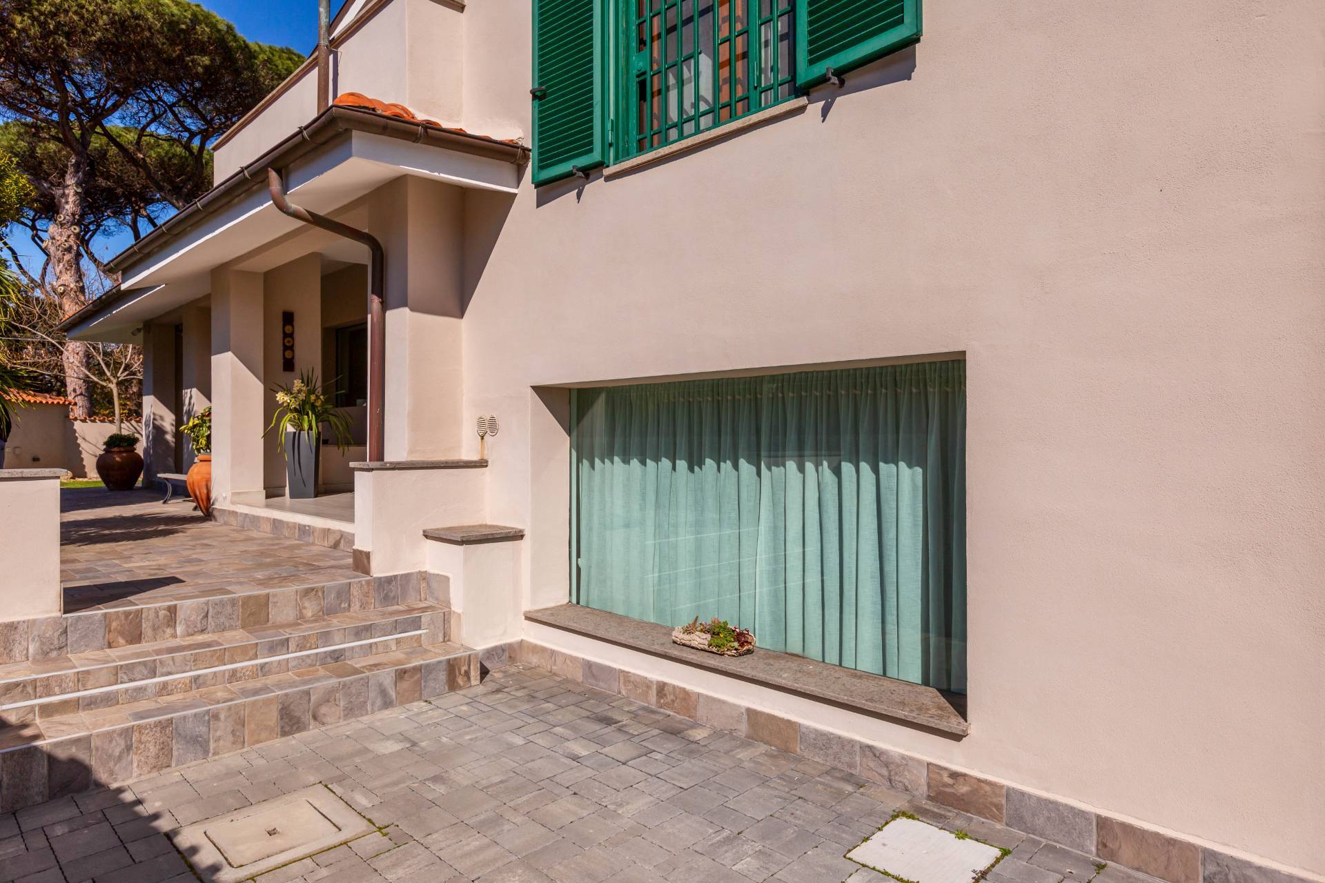 Roma, Roma, 00100, IT, 6 Bedrooms Bedrooms, ,5 BathroomsBathrooms,Residential,For Sale,1941968