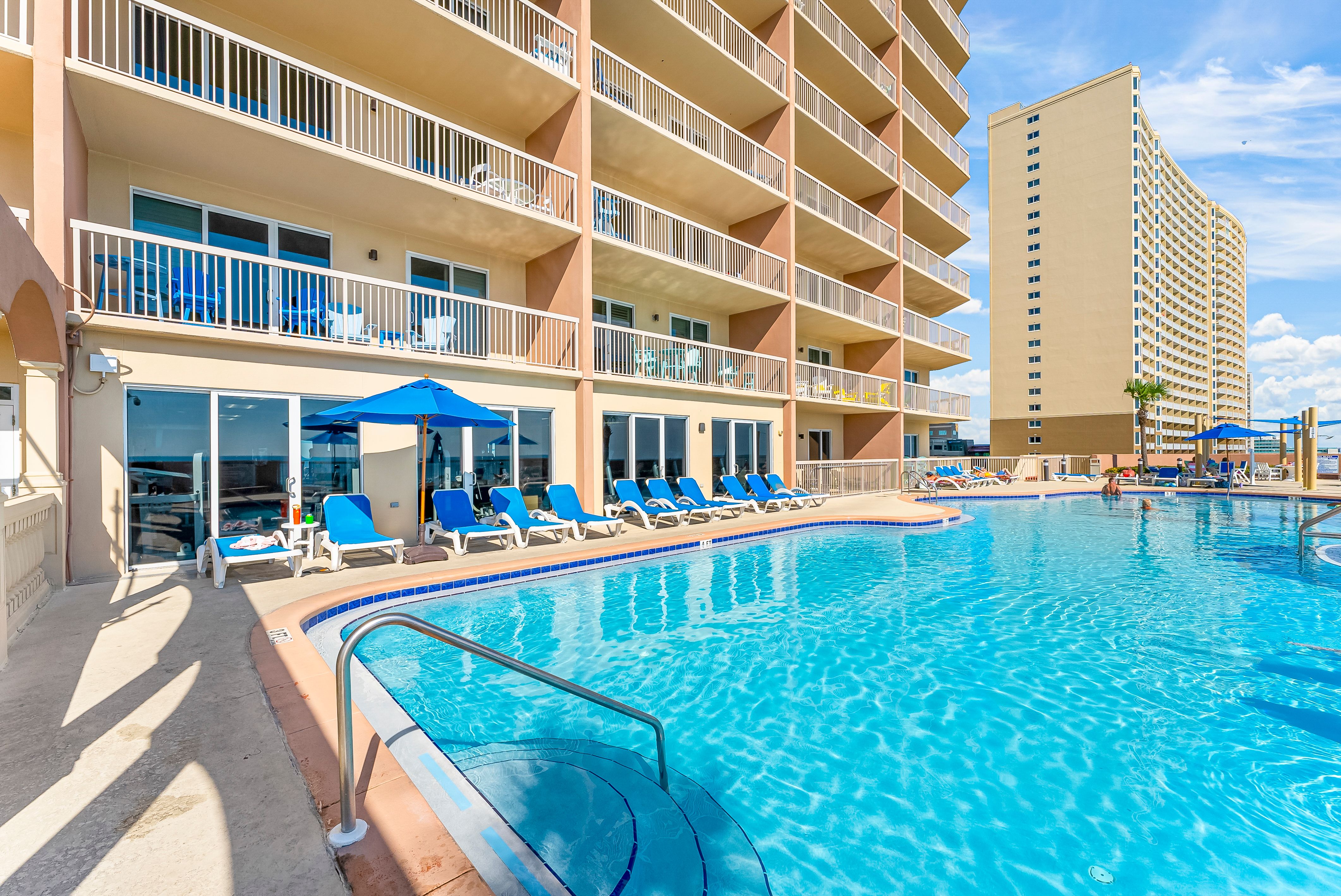  Fully-Furnished Gulf-Front Penthouse With Bunk Room In Prime Location - 物件實景