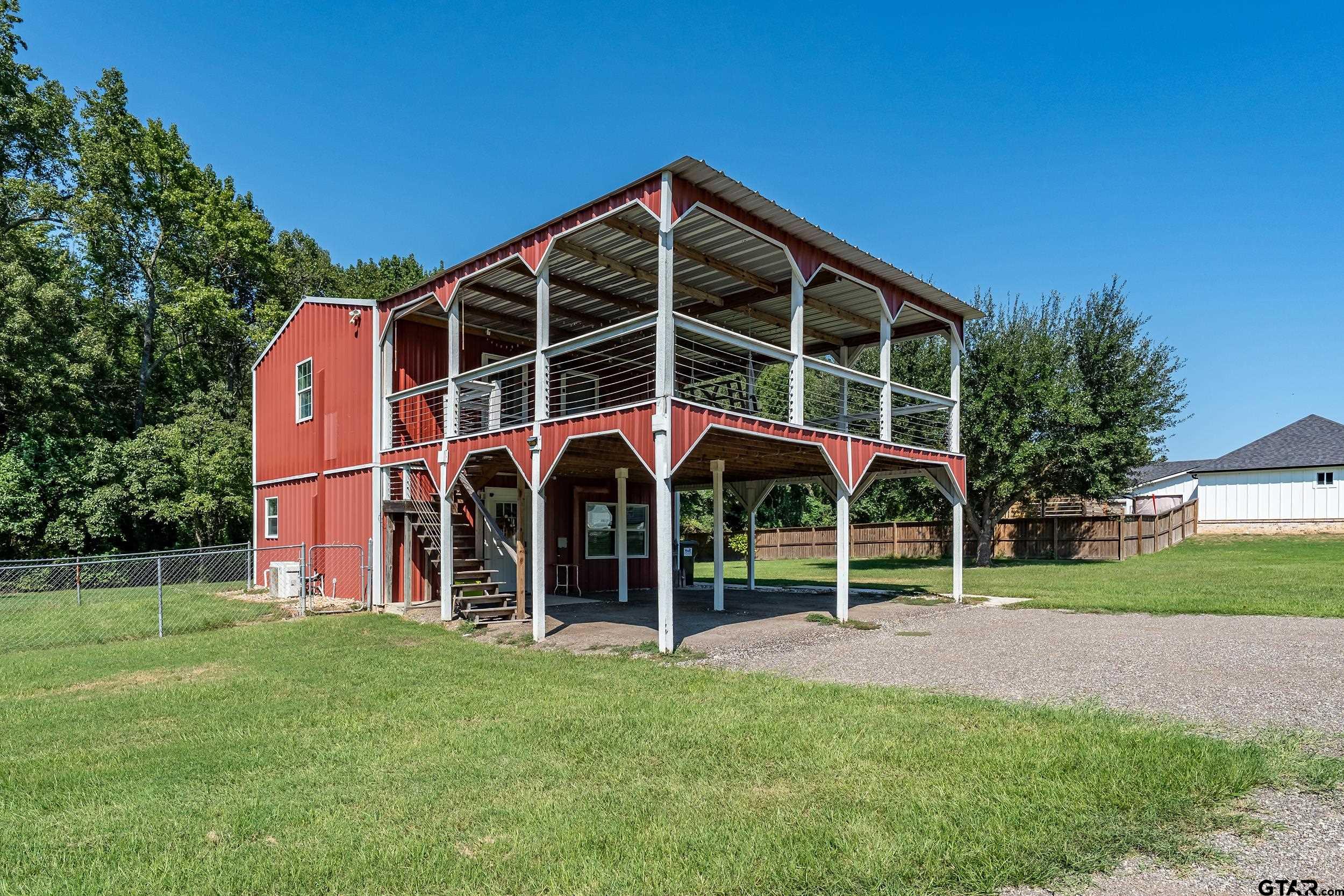 Mineola, Texas, 75773, United States, 3 Bedrooms Bedrooms, ,3 BathroomsBathrooms,Residential,For Sale,1951277