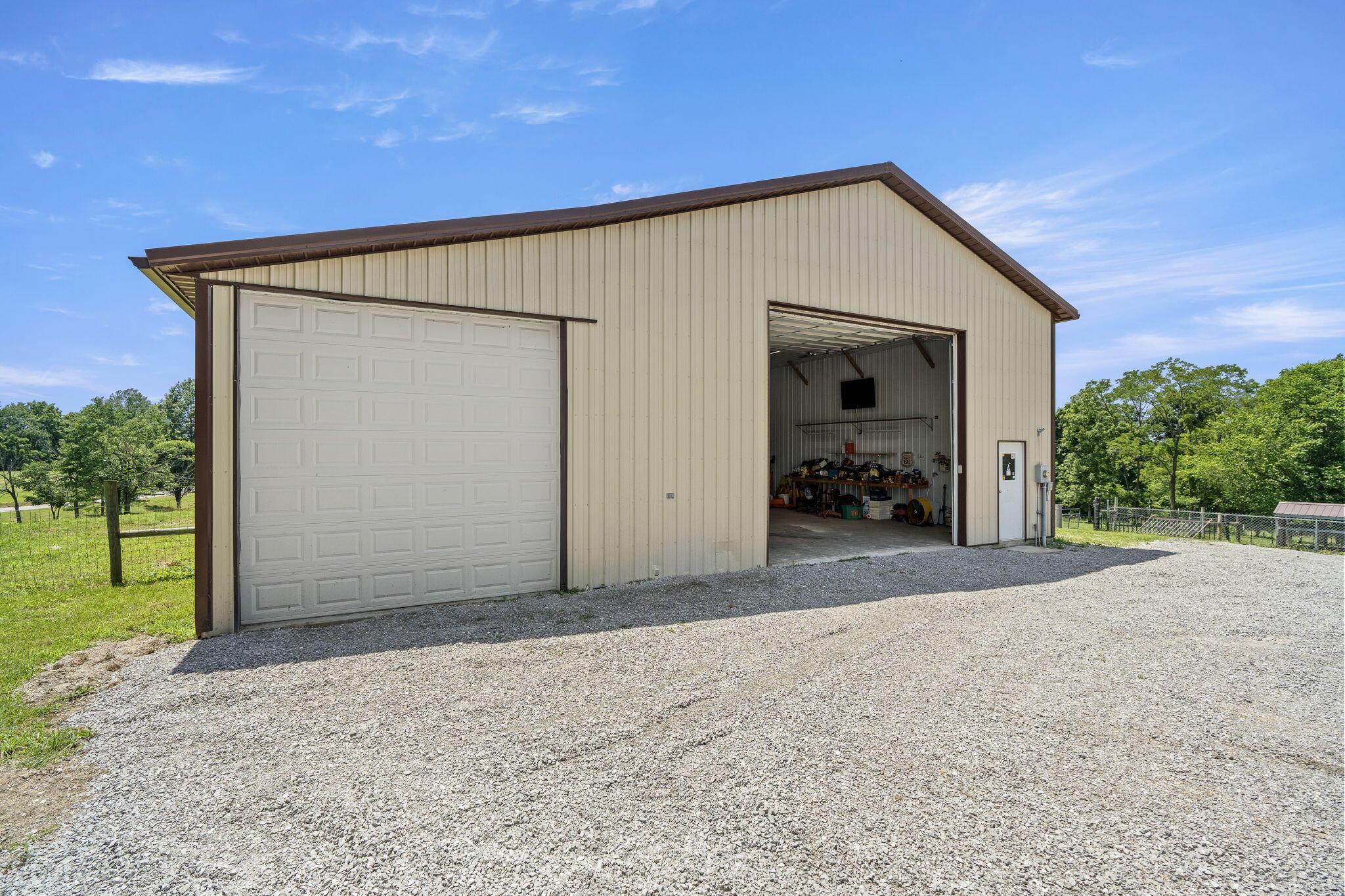 Waddy, Kentucky, 40076, United States, 3 Bedrooms Bedrooms, ,2 BathroomsBathrooms,Residential,For Sale,1979583