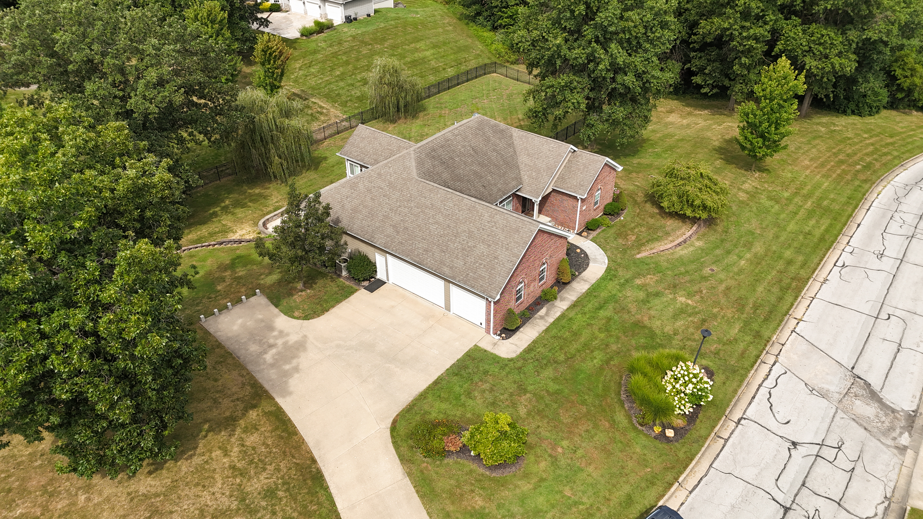 Moberly, Missouri, 65270, United States, 5 Bedrooms Bedrooms, ,Residential,For Sale,1928101