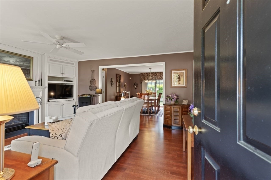 Easton, Massachusetts, 02375, United States, 3 Bedrooms Bedrooms, ,2 BathroomsBathrooms,Residential,For Sale,1838862