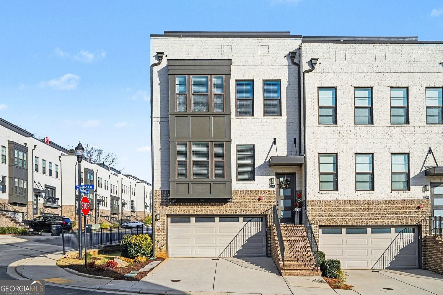 Smyrna, Georgia, 30080, United States, 4 Bedrooms Bedrooms, ,5 BathroomsBathrooms,Residential,For Sale,2013139