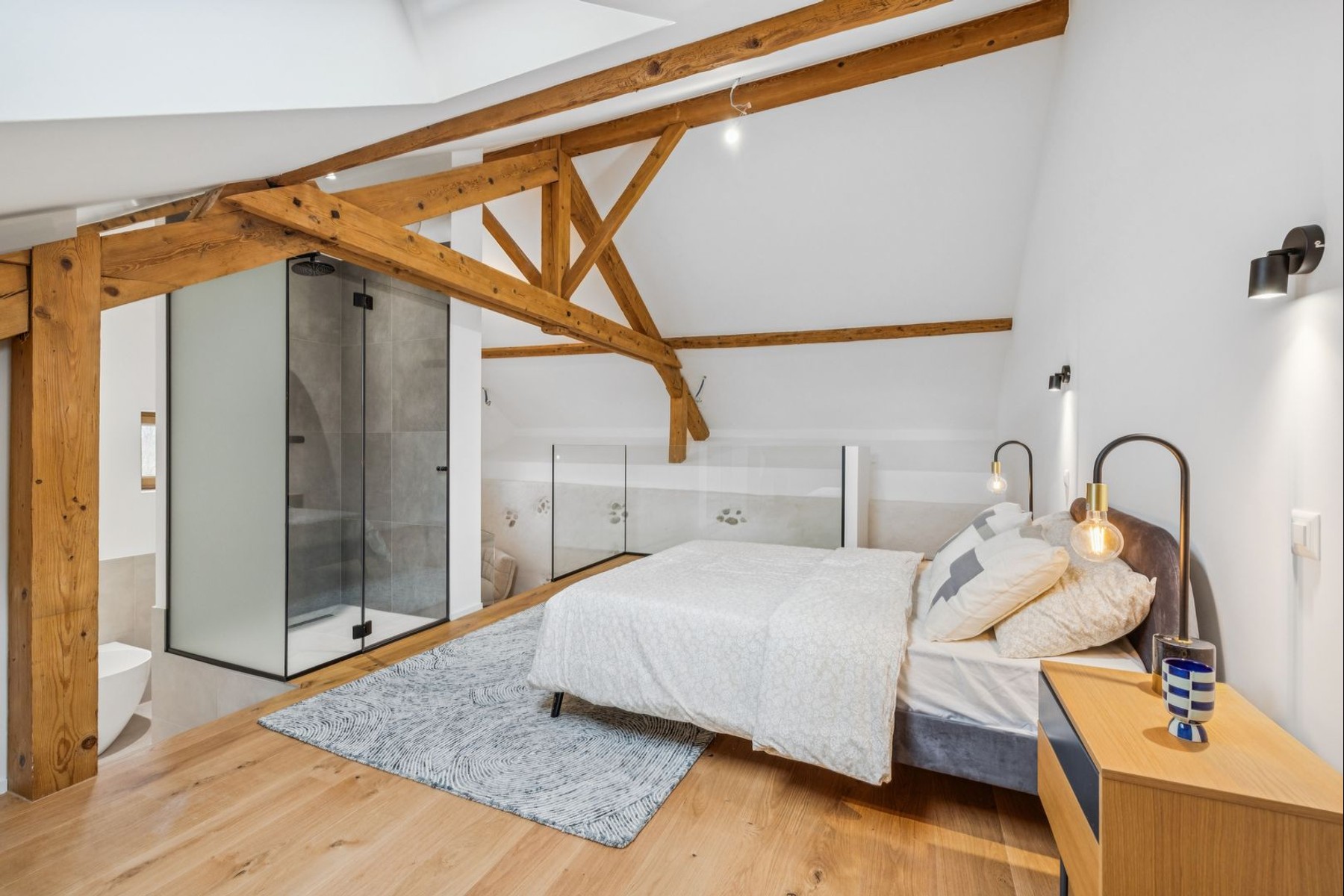  OFF-MARKET: FULLY RENOVATED VILLAGE HOUSE - LUXURY MATERIALS - 物件實景