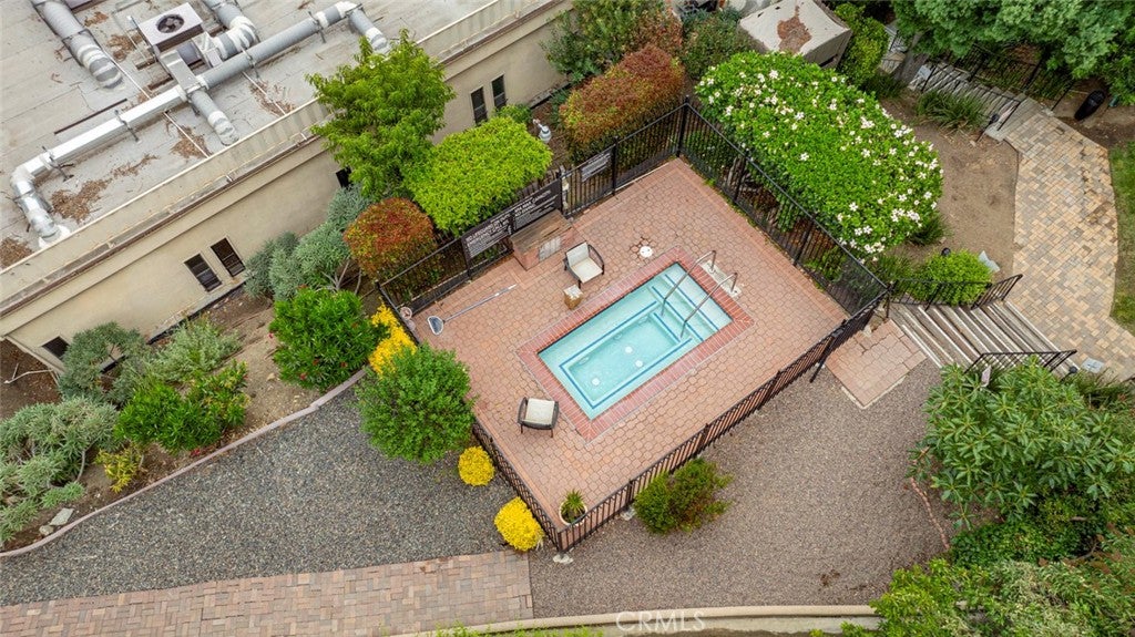 Los Angeles, California, 90068, United States, 2 Bedrooms Bedrooms, ,1 BathroomBathrooms,Residential,For Sale,1940489