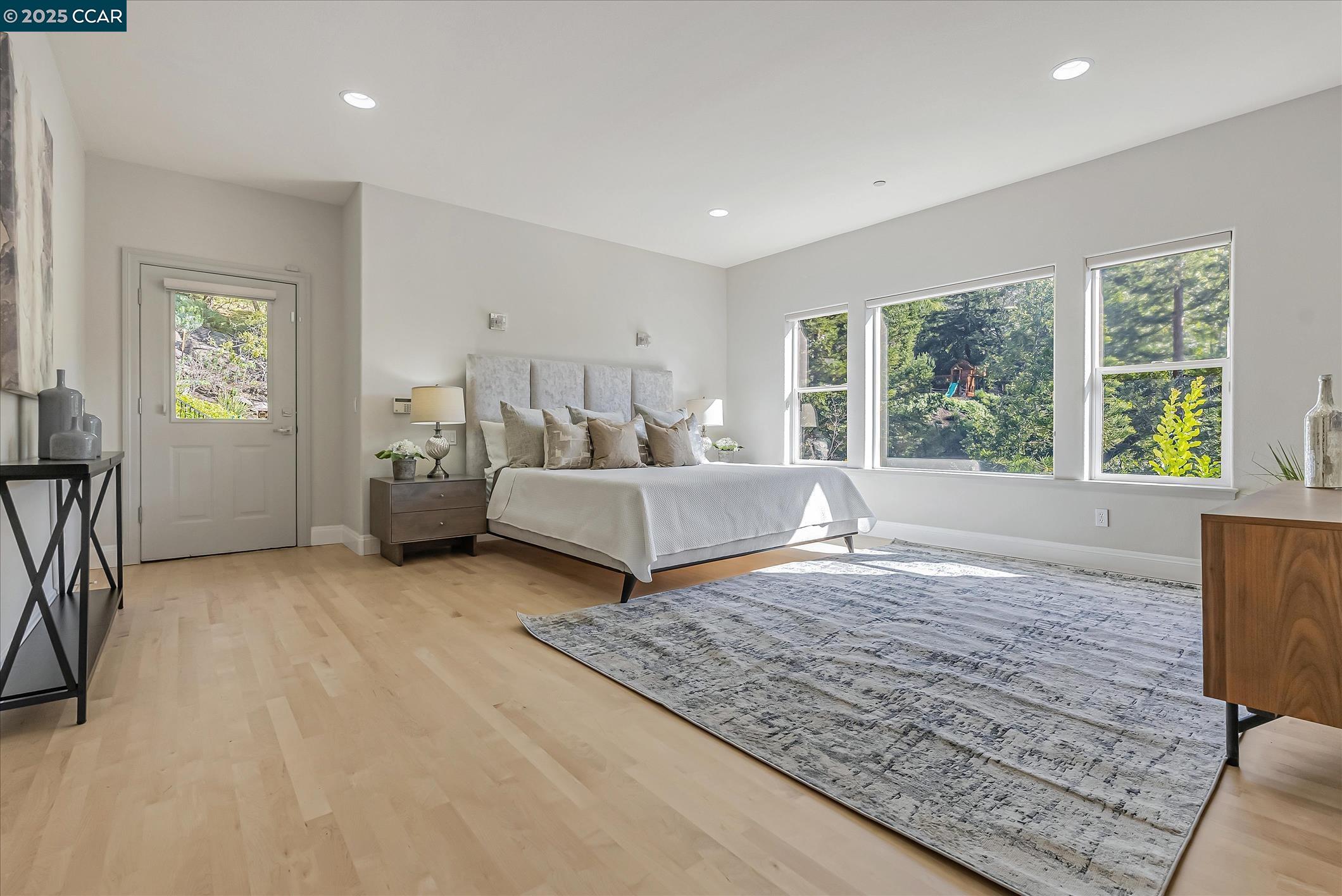 Orinda, California, 94563, United States, 4 Bedrooms Bedrooms, ,3 BathroomsBathrooms,Residential,For Sale,1942237