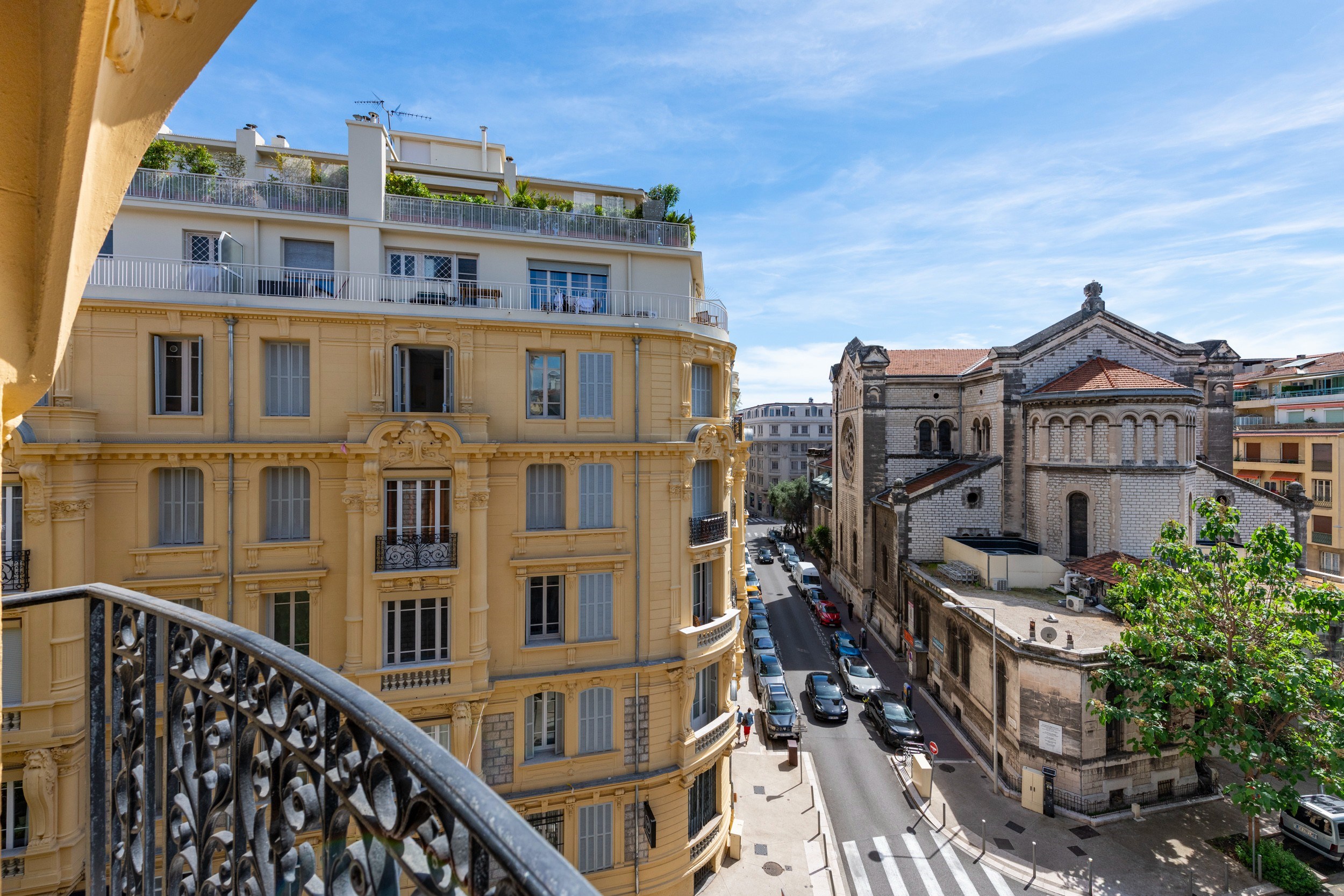  Nice bourgeois apartment near Promenade des Anglais and Negresco in elegant 193… - 物件實景