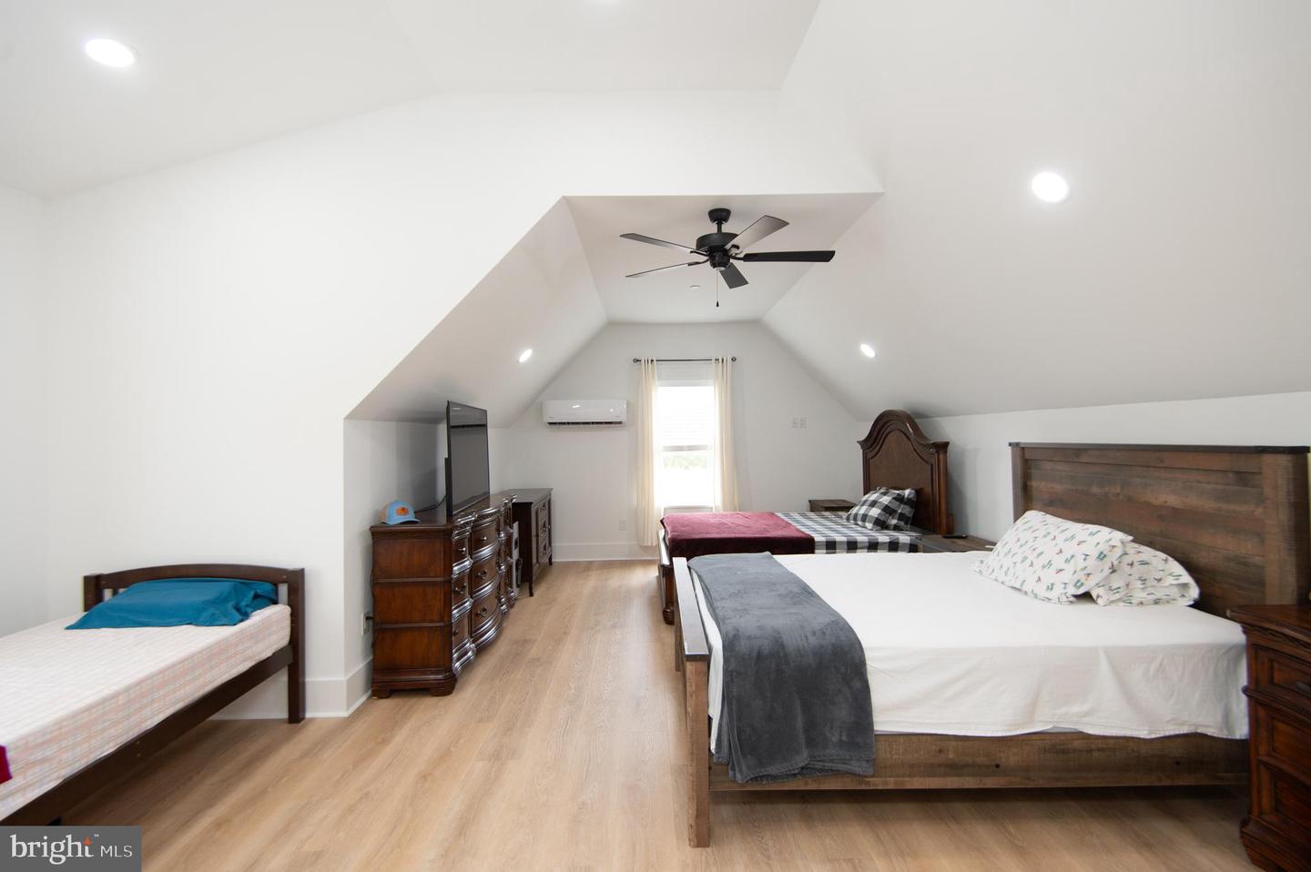 Delmar, Maryland, 21875, United States, 4 Bedrooms Bedrooms, ,4 BathroomsBathrooms,Residential,For Sale,1992058