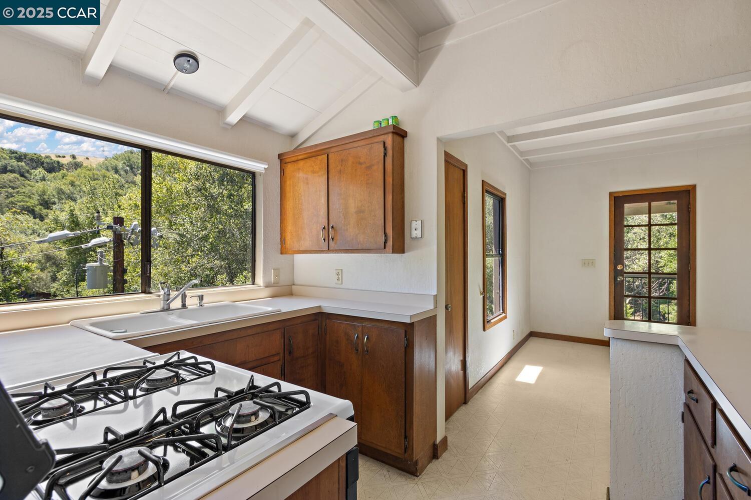 Orinda, California, 94563, United States, 6 Bedrooms Bedrooms, ,4 BathroomsBathrooms,Residential,For Sale,1838160