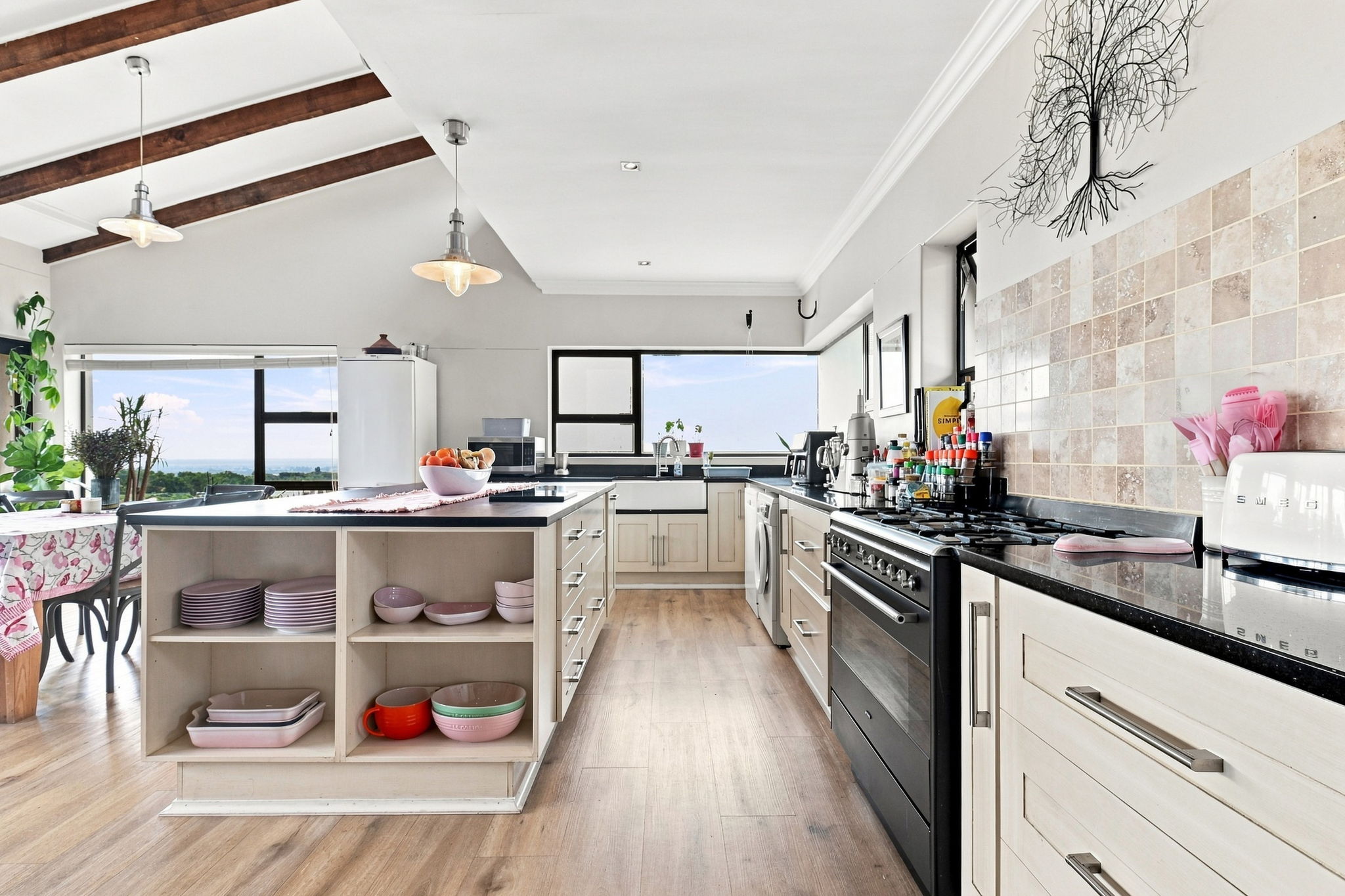  Space to Live. Room to Grow. A Lifestyle to Love in Stonehurst Mountain Estate - 物件實景