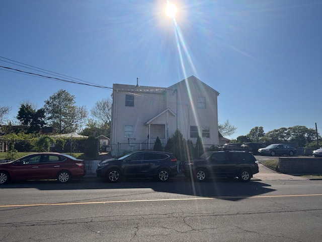 West Haven, Connecticut, 06516, United States, 5 Bedrooms Bedrooms, ,4 BathroomsBathrooms,Residential,For Sale,2048244