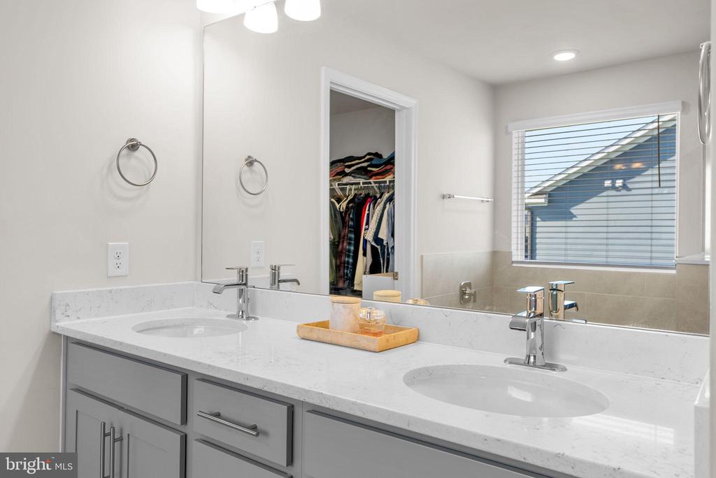 Frederick, Maryland, 21701, United States, 5 Bedrooms Bedrooms, ,4 BathroomsBathrooms,Residential,For Sale,1987107