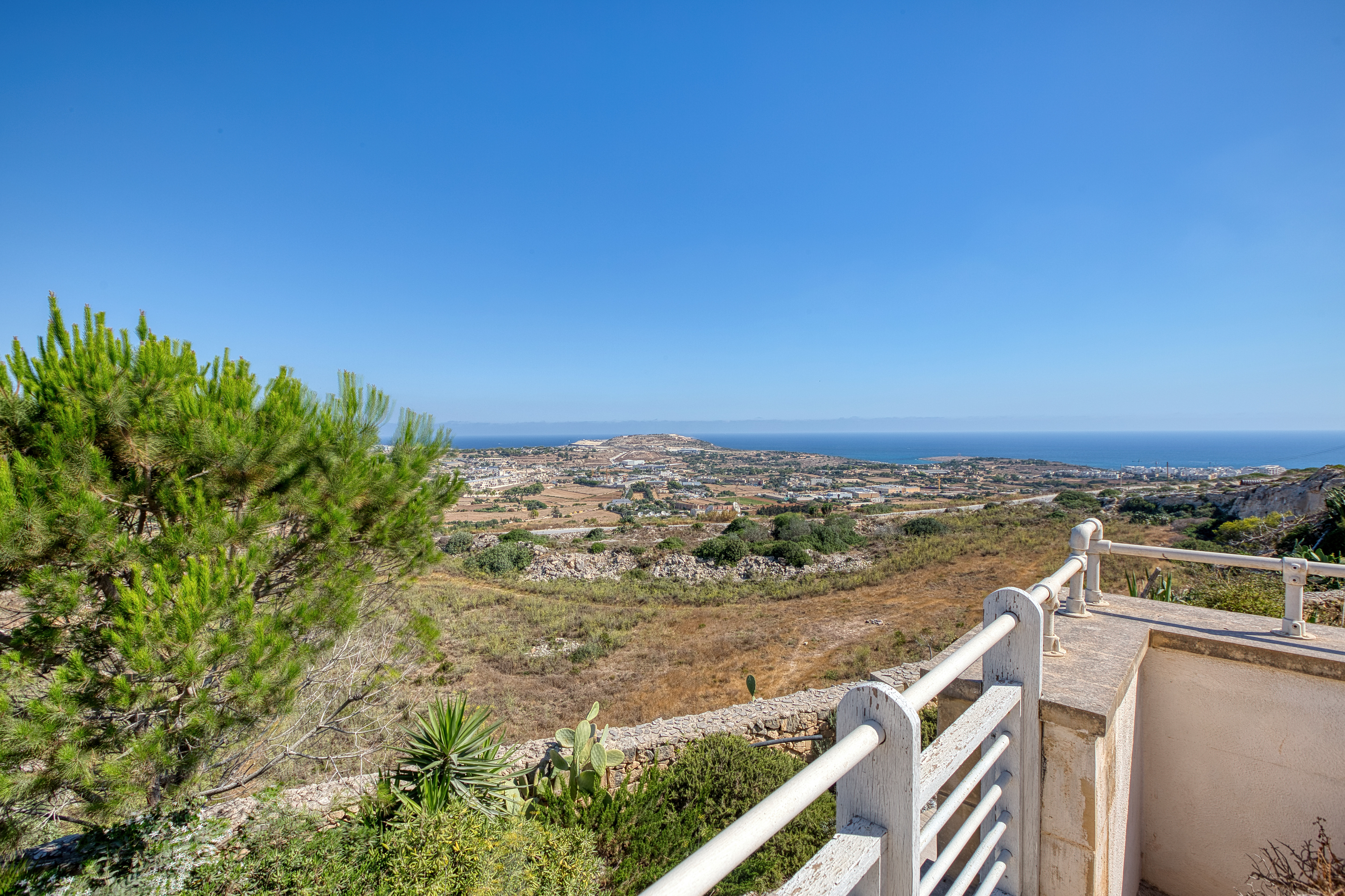 Unique Cliff Edge Property. - 物件實景