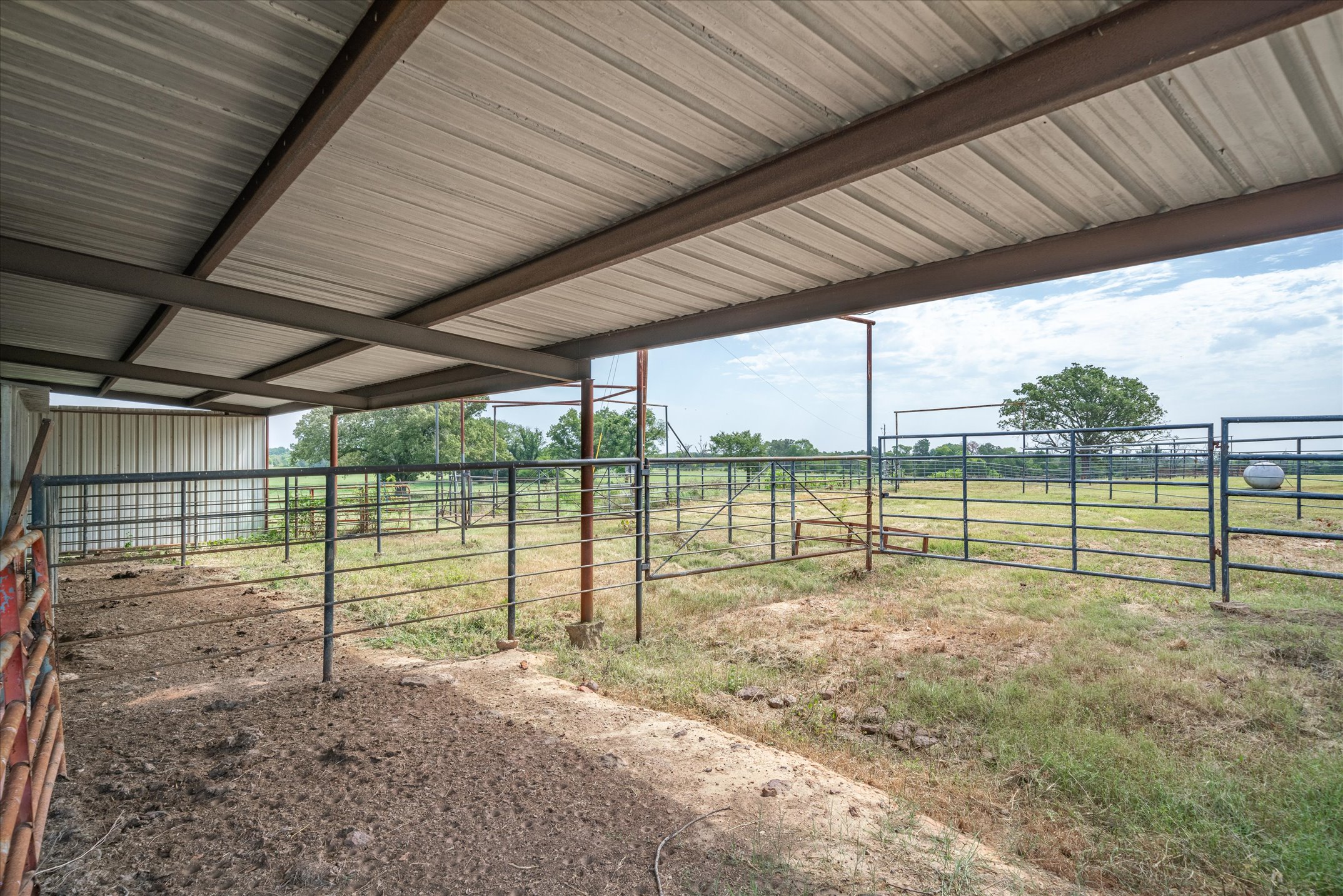 9208 FM 17, Grand Saline, Texas, 75140, United States, 5 Bedrooms Bedrooms, ,6 BathroomsBathrooms,Residential,For Sale,9208 FM 17,1317594