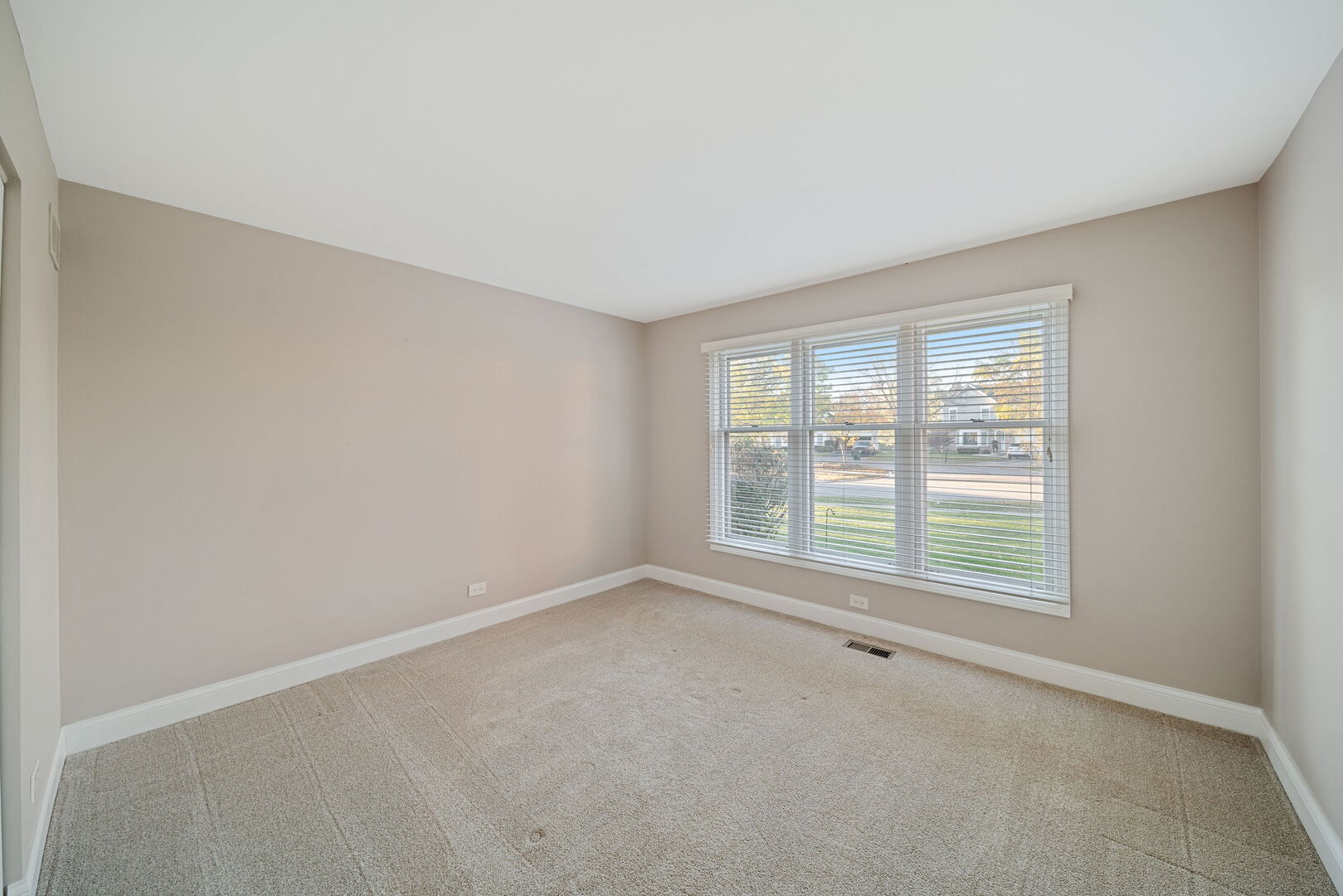 Palatine, Illinois, 60074, United States, 3 Bedrooms Bedrooms, ,3 BathroomsBathrooms,Residential,For Sale,1988286