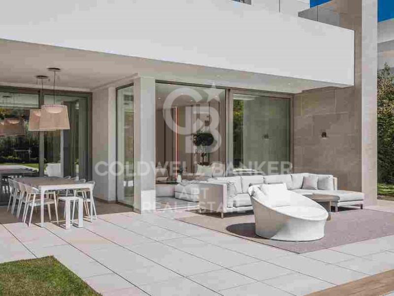 Estepona, Andalusia, ES, 5 Bedrooms Bedrooms, ,5 BathroomsBathrooms,Residential,For Sale,1796755