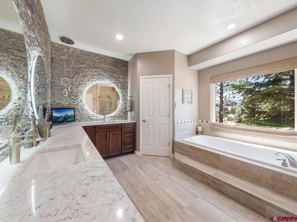 Montrose, Colorado, 81401, United States, 4 Bedrooms Bedrooms, ,3 BathroomsBathrooms,Residential,For Sale,1847638