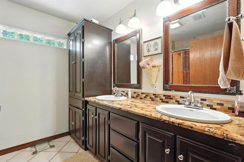 Abilene, Texas, 79606, United States, 5 Bedrooms Bedrooms, ,4 BathroomsBathrooms,Residential,For Sale,1846660