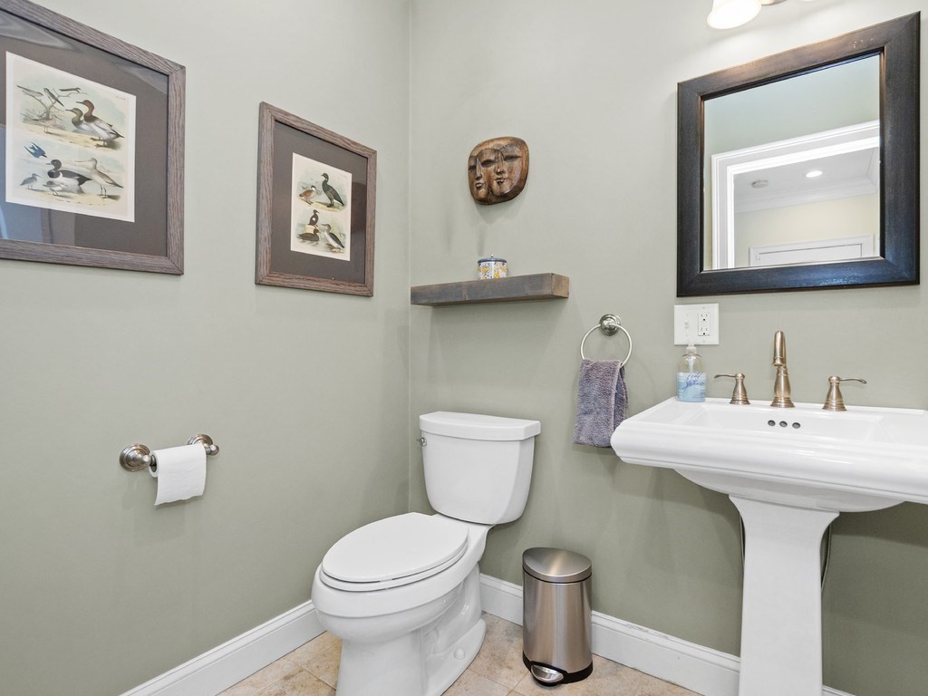 Waltham, Massachusetts, 02451, United States, 4 Bedrooms Bedrooms, ,5 BathroomsBathrooms,Residential,For Sale,1940187