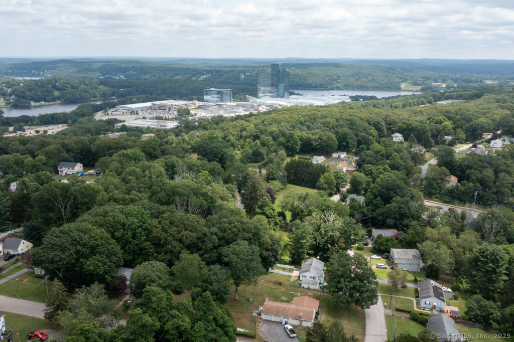 Montville, Connecticut, 06382, United States, 5 Bedrooms Bedrooms, ,3 BathroomsBathrooms,Residential,For Sale,1895658