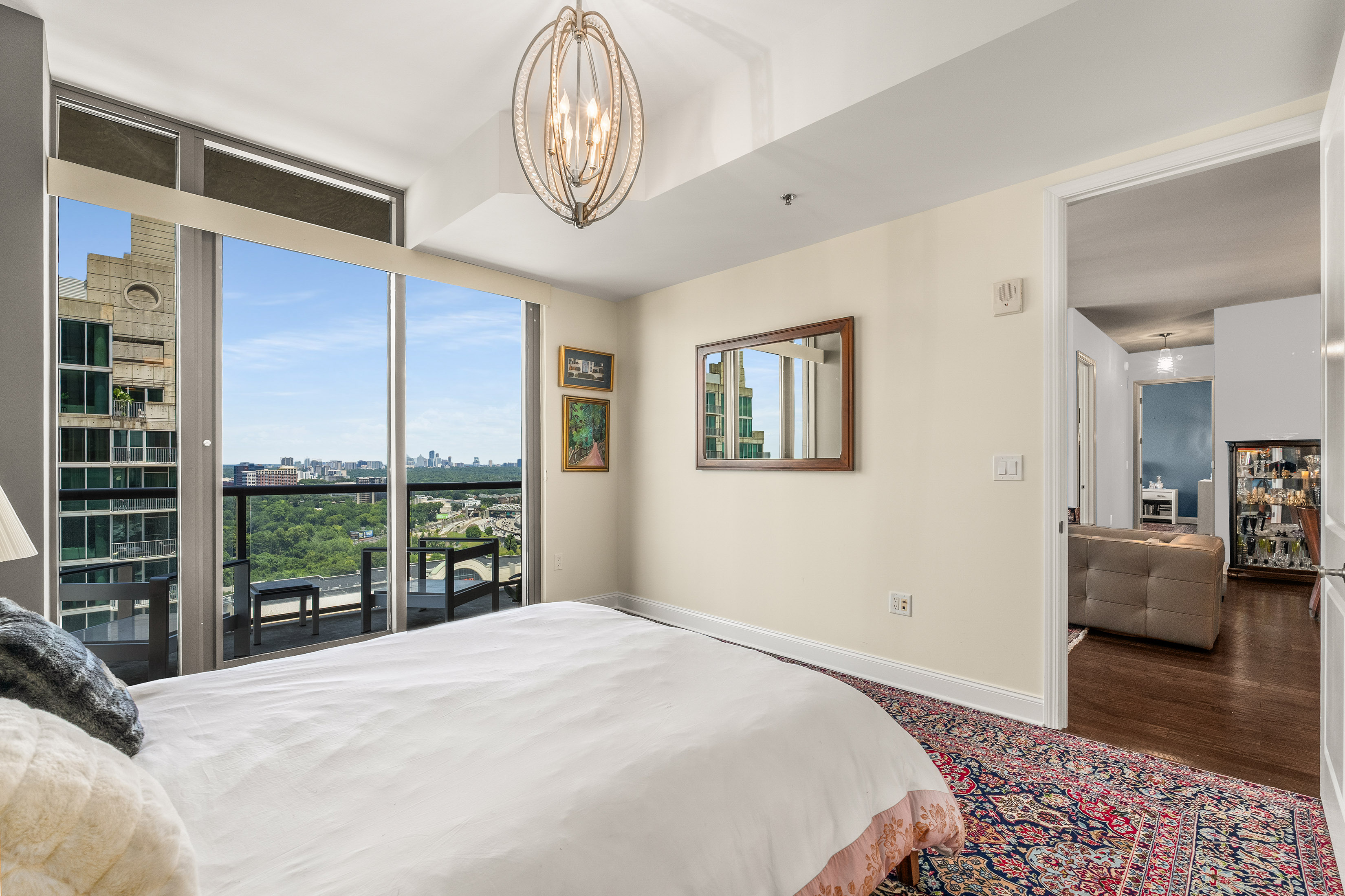  Luxurious Upgraded Three Bedroom Condo with Resort-style Amenities - 物件實景