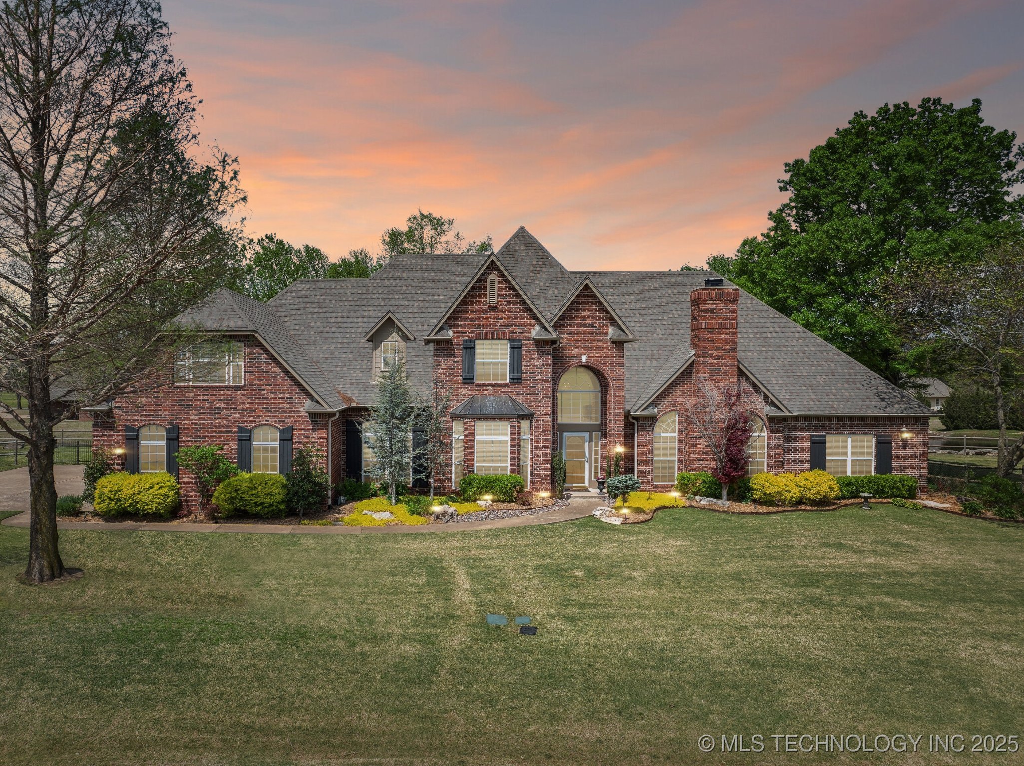 Claremore, Oklahoma, 74019, United States, 4 Bedrooms Bedrooms, ,4 BathroomsBathrooms,Residential,For Sale,1770559