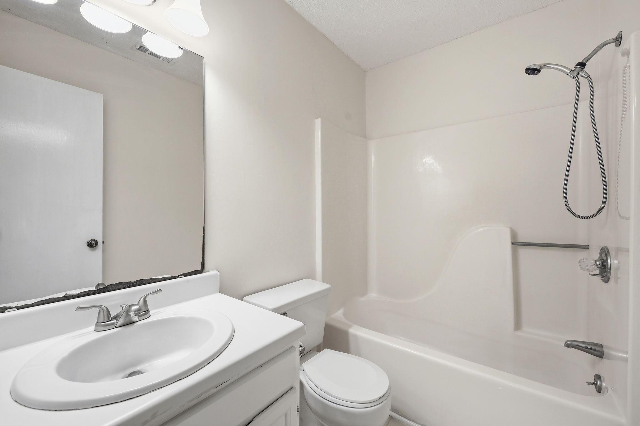  844-C Athens Drive, Raleigh, NC 27606 - 物件實景