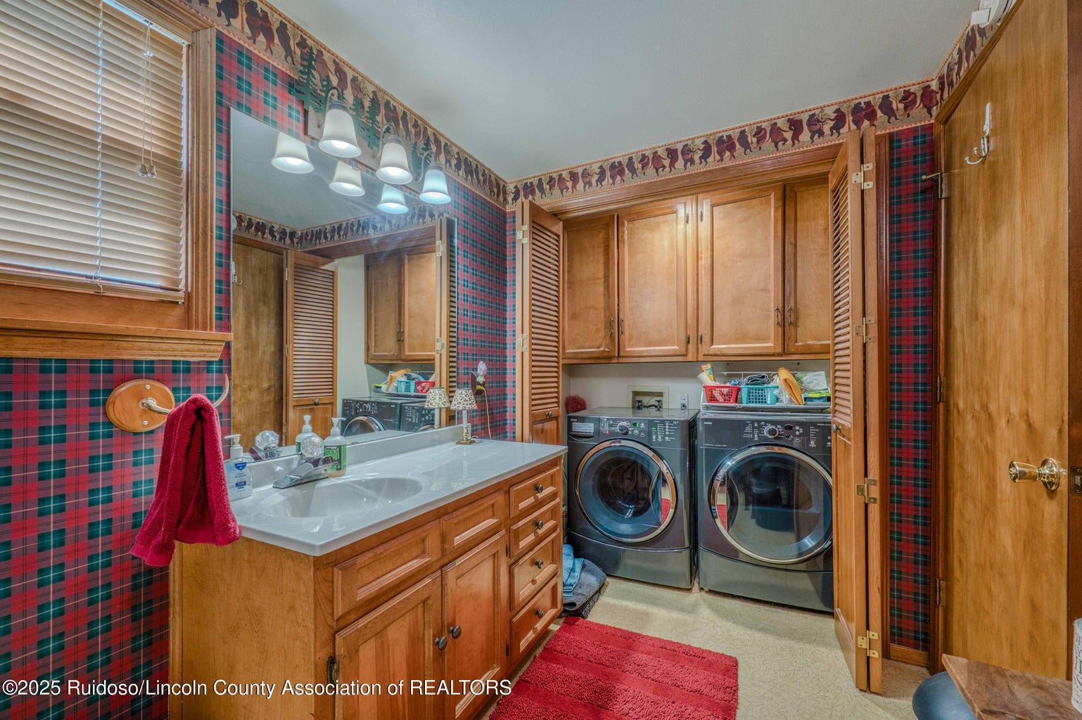 Ruidoso, New Mexico, 88345, United States, 3 Bedrooms Bedrooms, ,3 BathroomsBathrooms,Residential,For Sale,1859757