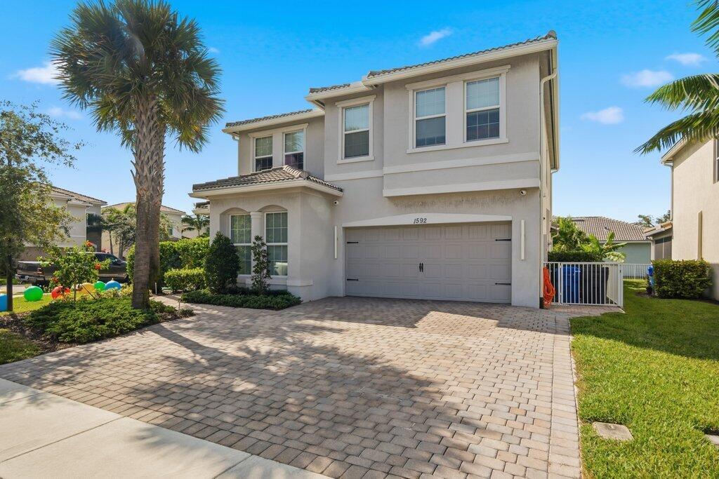 Hollywood, Florida, 33021, United States, 5 Bedrooms Bedrooms, ,3 BathroomsBathrooms,Residential,For Sale,1990187