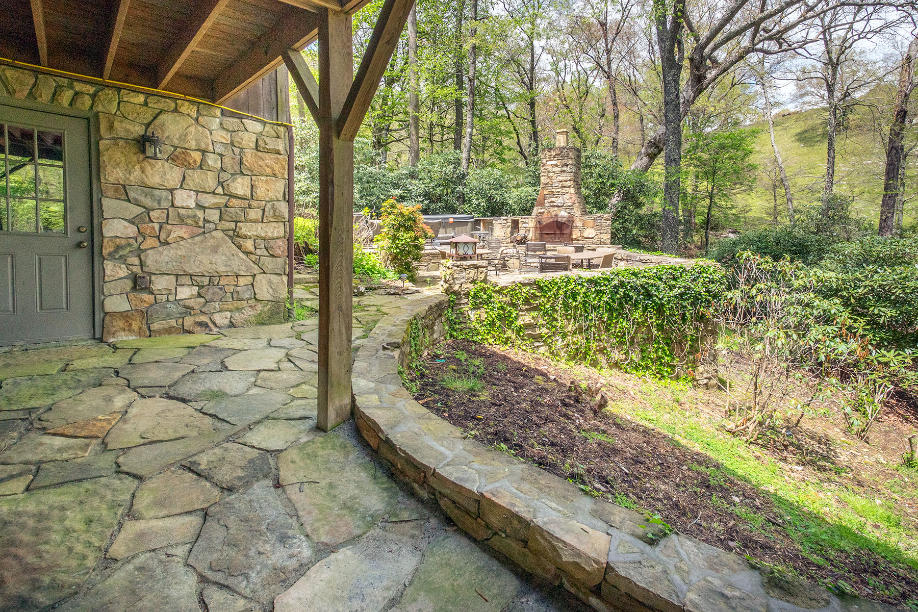 HUCKLEBERRY KNOB - BLOWING ROCK - 物件實景