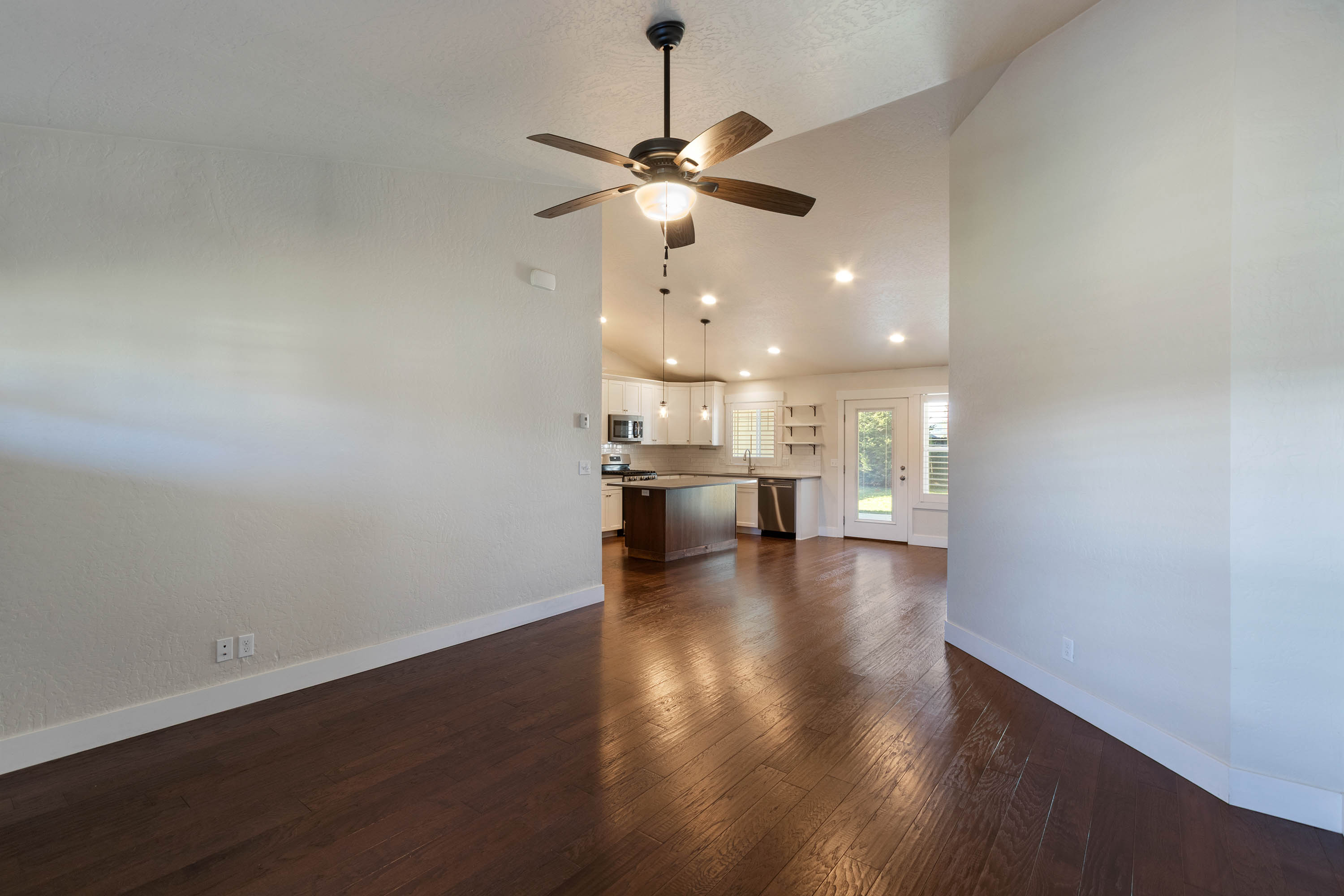 Sandpoint, Idaho, 83864, United States, 3 Bedrooms Bedrooms, ,2 BathroomsBathrooms,Residential,For Sale,2006353