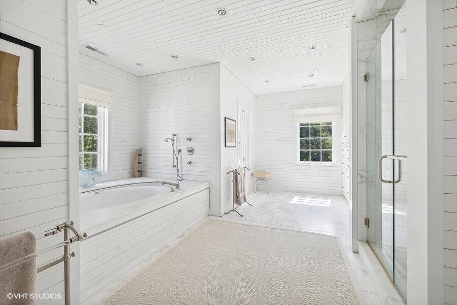 Lakeside, Michigan, 49116, United States, 3 Bedrooms Bedrooms, ,8 BathroomsBathrooms,Residential,For Sale,1785072