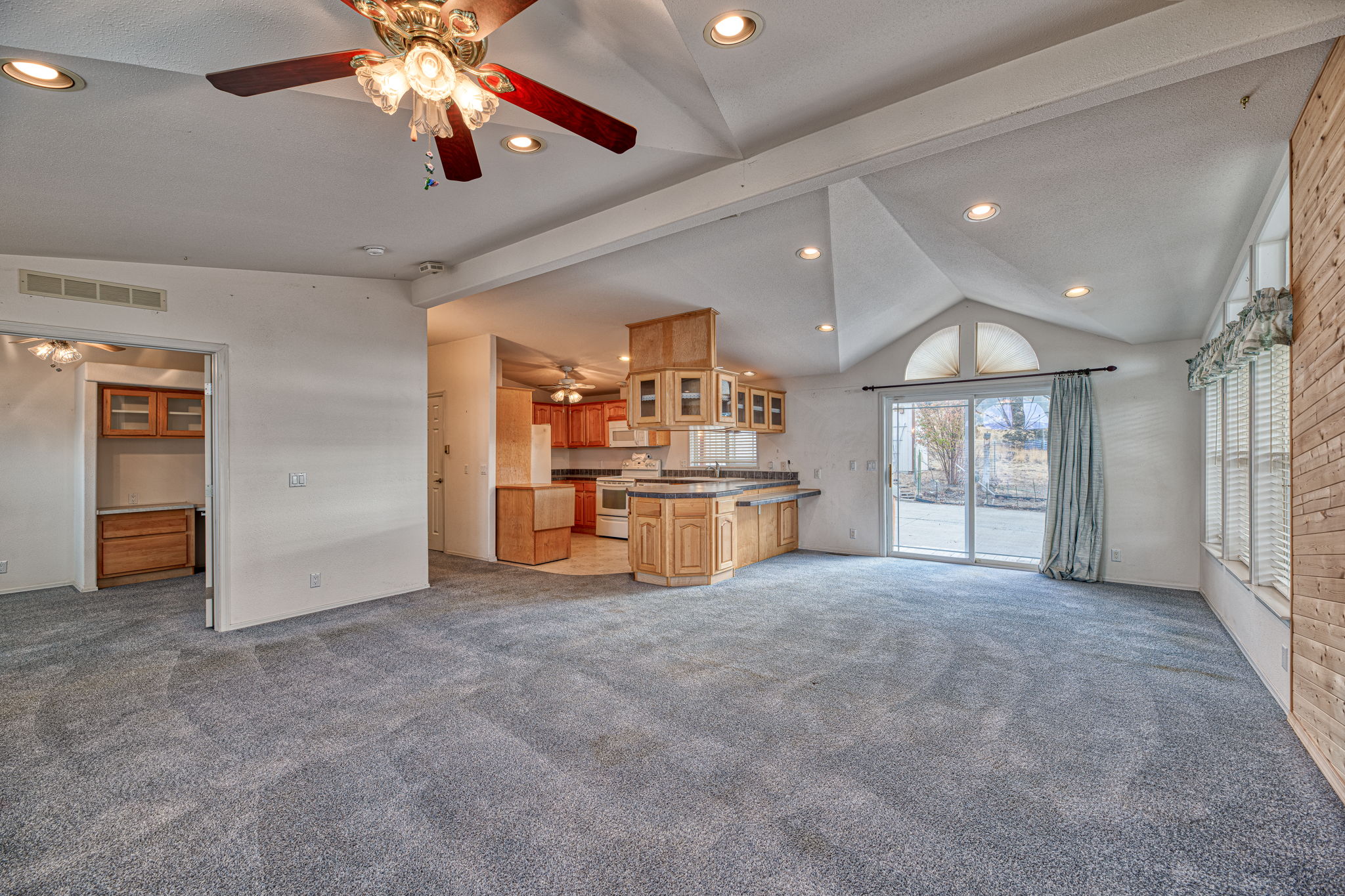 5459 SE Pawnee Lp., Prineville, Oregon, 97754, United States, 3 Bedrooms Bedrooms, ,2 BathroomsBathrooms,Residential,For Sale,5459 SE Pawnee Lp.,1658566