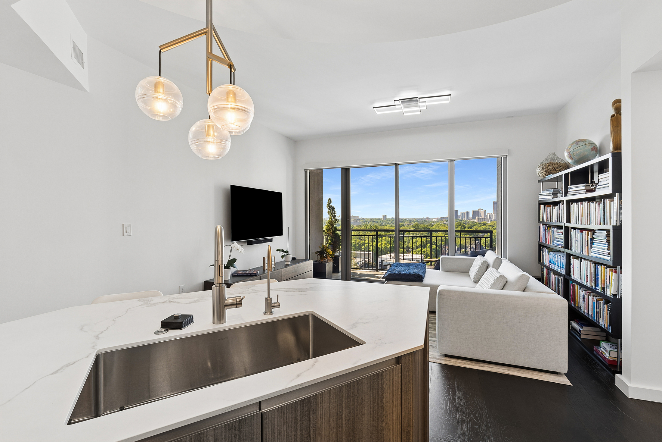  Exceptional One Bedroom Residence at Luxe - 物件實景