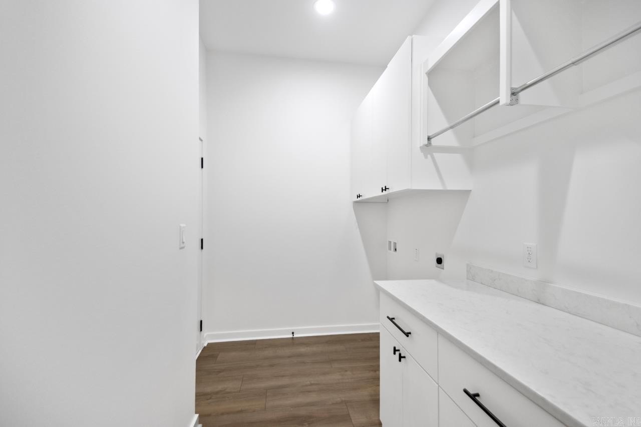 Bryant, Arkansas, 72022, United States, 5 Bedrooms Bedrooms, ,5 BathroomsBathrooms,Residential,For Sale,1978792