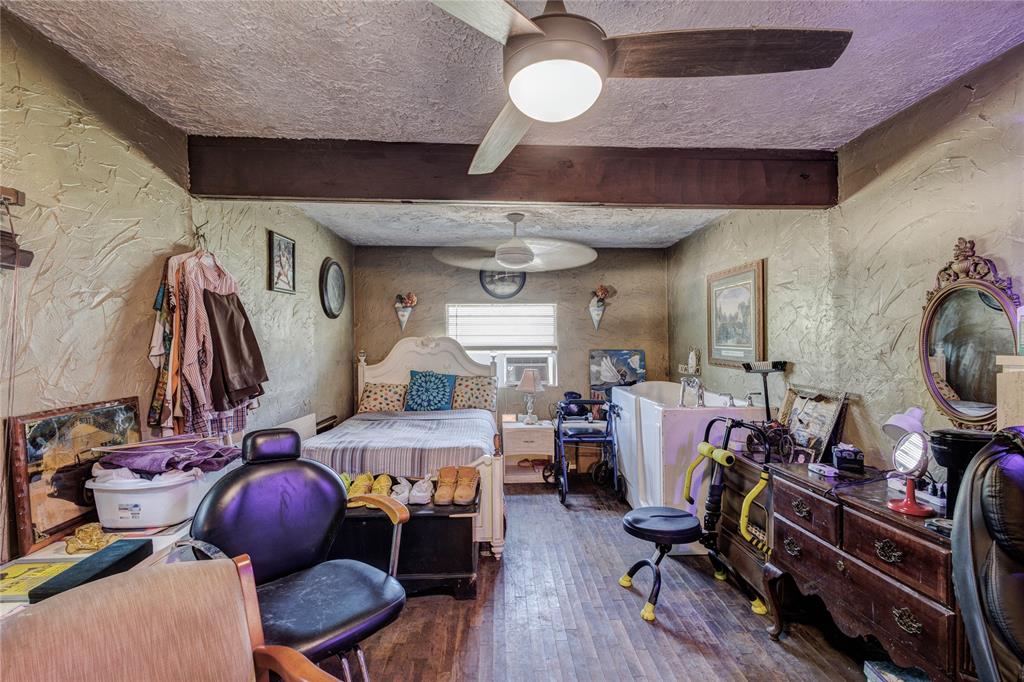 Dallas, Texas, 75216, United States, 5 Bedrooms Bedrooms, ,1 BathroomBathrooms,Residential,For Sale,1851702