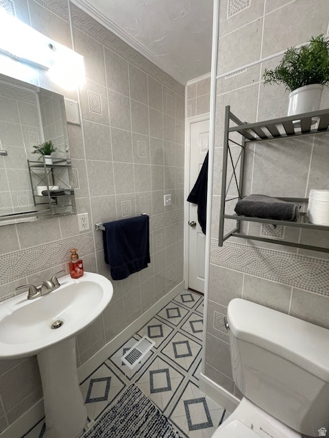 South Jordan, Utah, 84095, United States, 5 Bedrooms Bedrooms, ,3 BathroomsBathrooms,Residential,For Sale,1988282