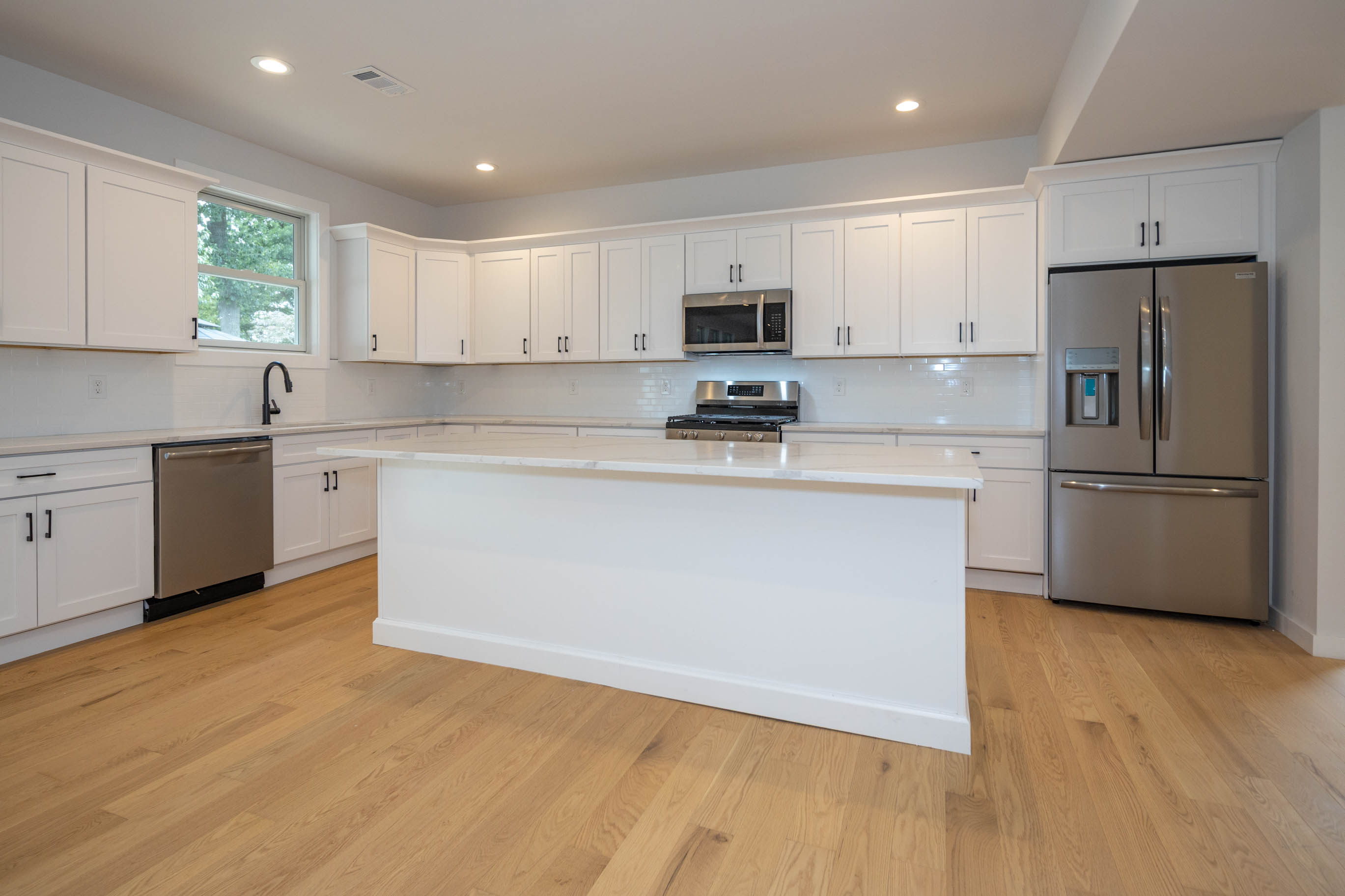 Edison, New Jersey, 08817, United States, 5 Bedrooms Bedrooms, ,4 BathroomsBathrooms,Residential,For Sale,1943098
