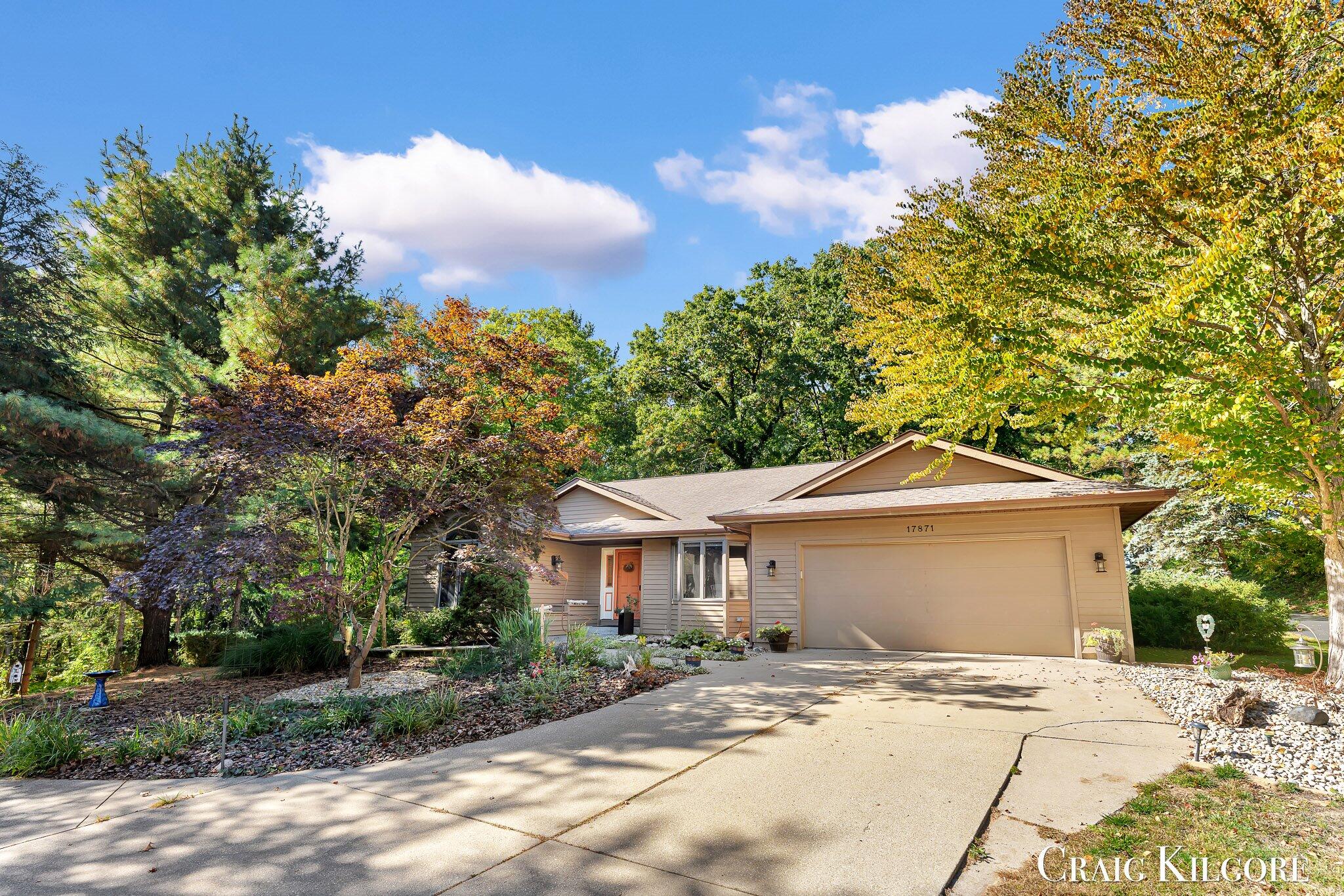 Spring Lake, Michigan, 49456, United States, 2 Bedrooms Bedrooms, ,3 BathroomsBathrooms,Residential,For Sale,2003157