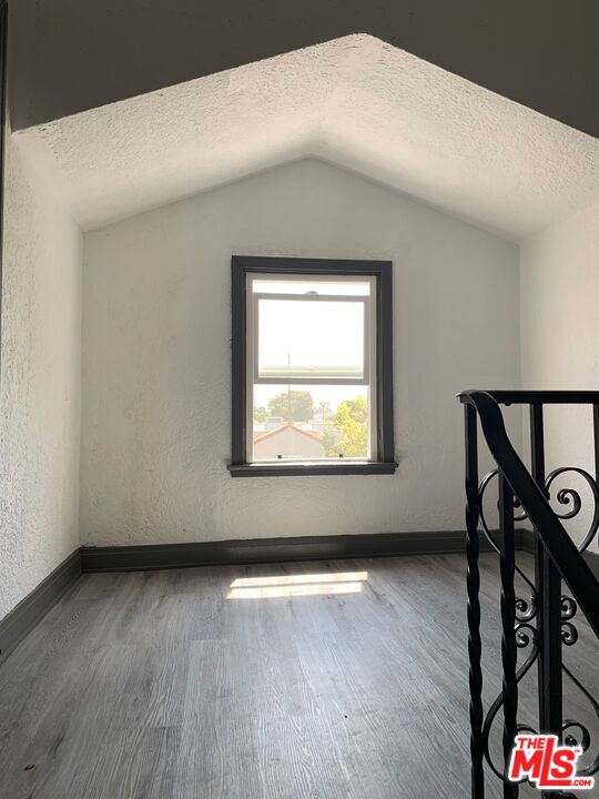 Los Angeles, California, 90016, United States, 10 Bedrooms Bedrooms, ,Residential,For Sale,1939338
