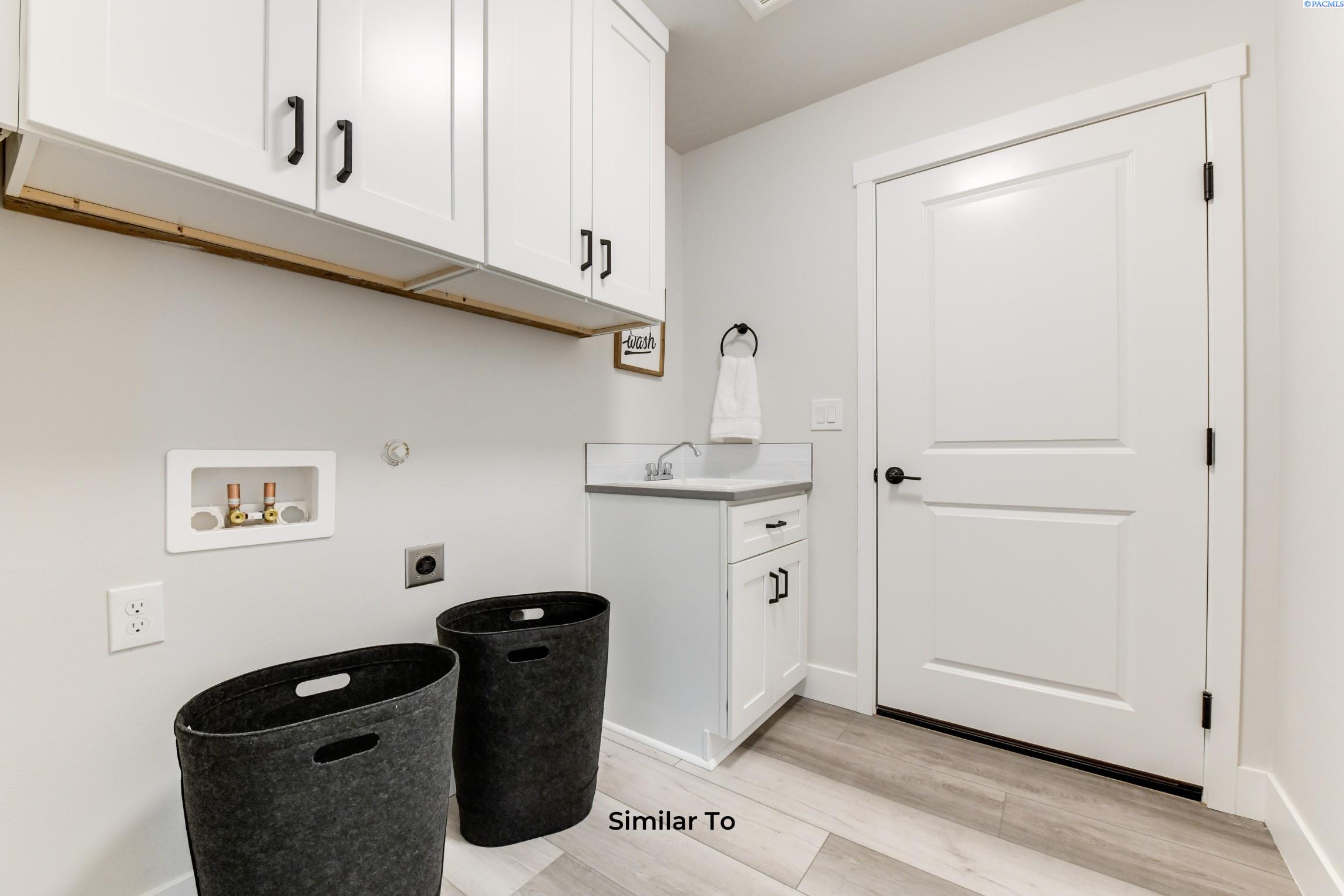 Kennewick, Washington, 99338, United States, 4 Bedrooms Bedrooms, ,1 BathroomBathrooms,Residential,For Sale,1874626