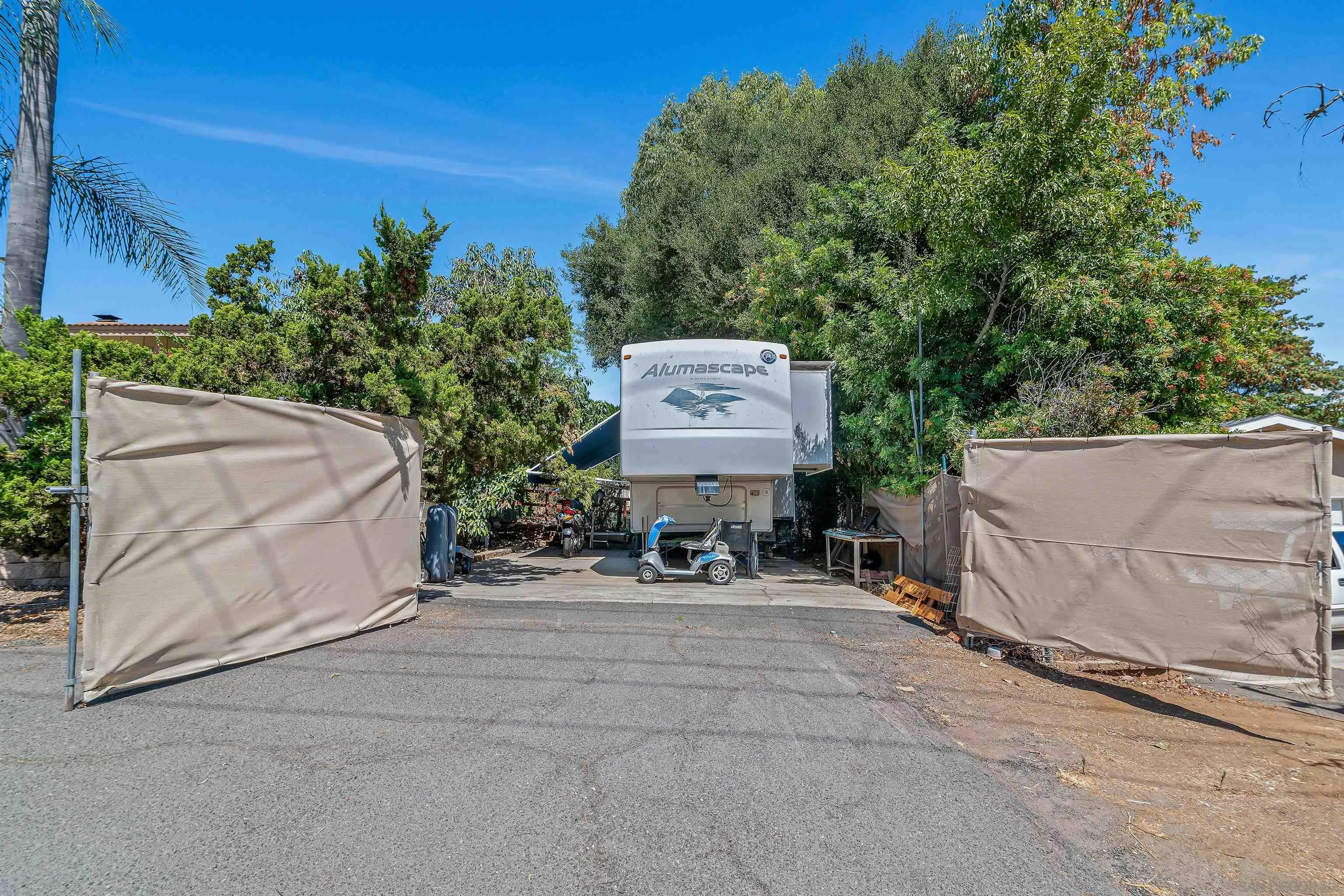 Escondido, California, 92025, United States, 3 Bedrooms Bedrooms, ,2 BathroomsBathrooms,Residential,For Sale,1940921