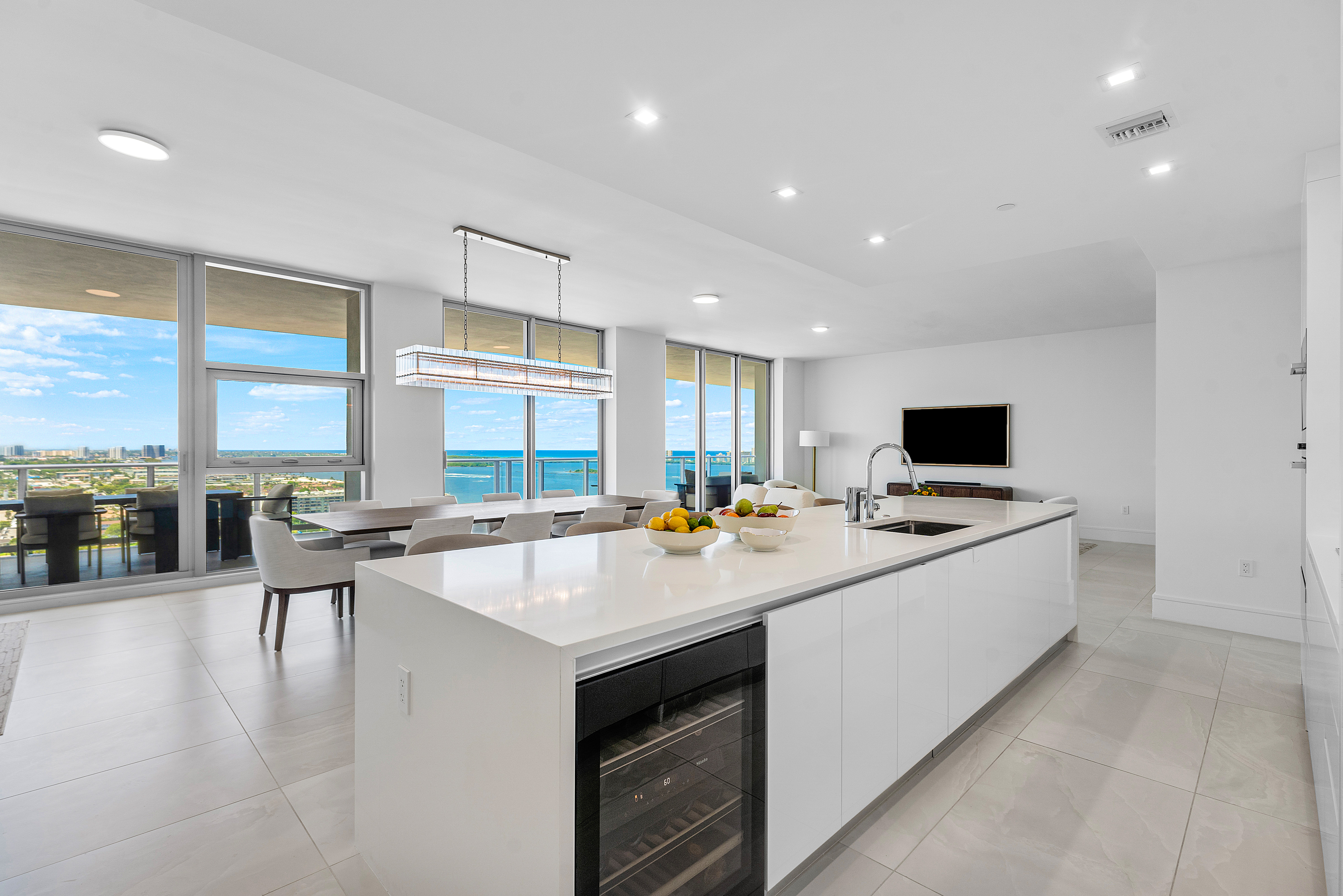  220 Lake Shore Drive, Lake Park, FL, 33403 - 物件實景