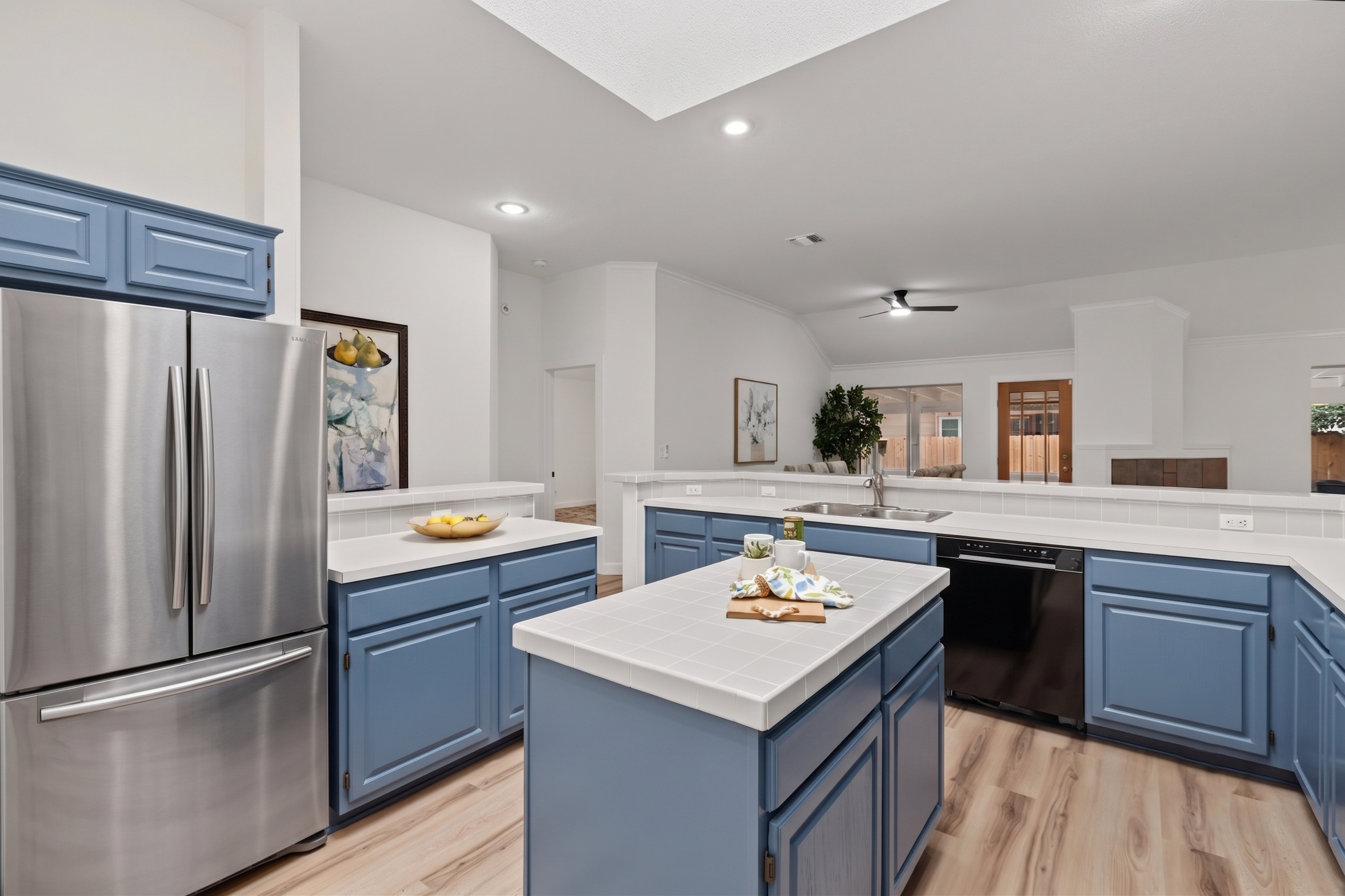  Rare One-Story Spacious Gem in Shady Hollow - 物件實景