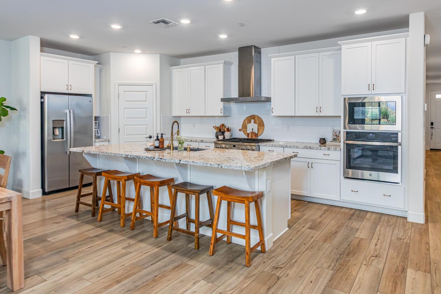 Folsom, California, 95630, United States, 4 Bedrooms Bedrooms, ,3 BathroomsBathrooms,Residential,For Sale,1924612