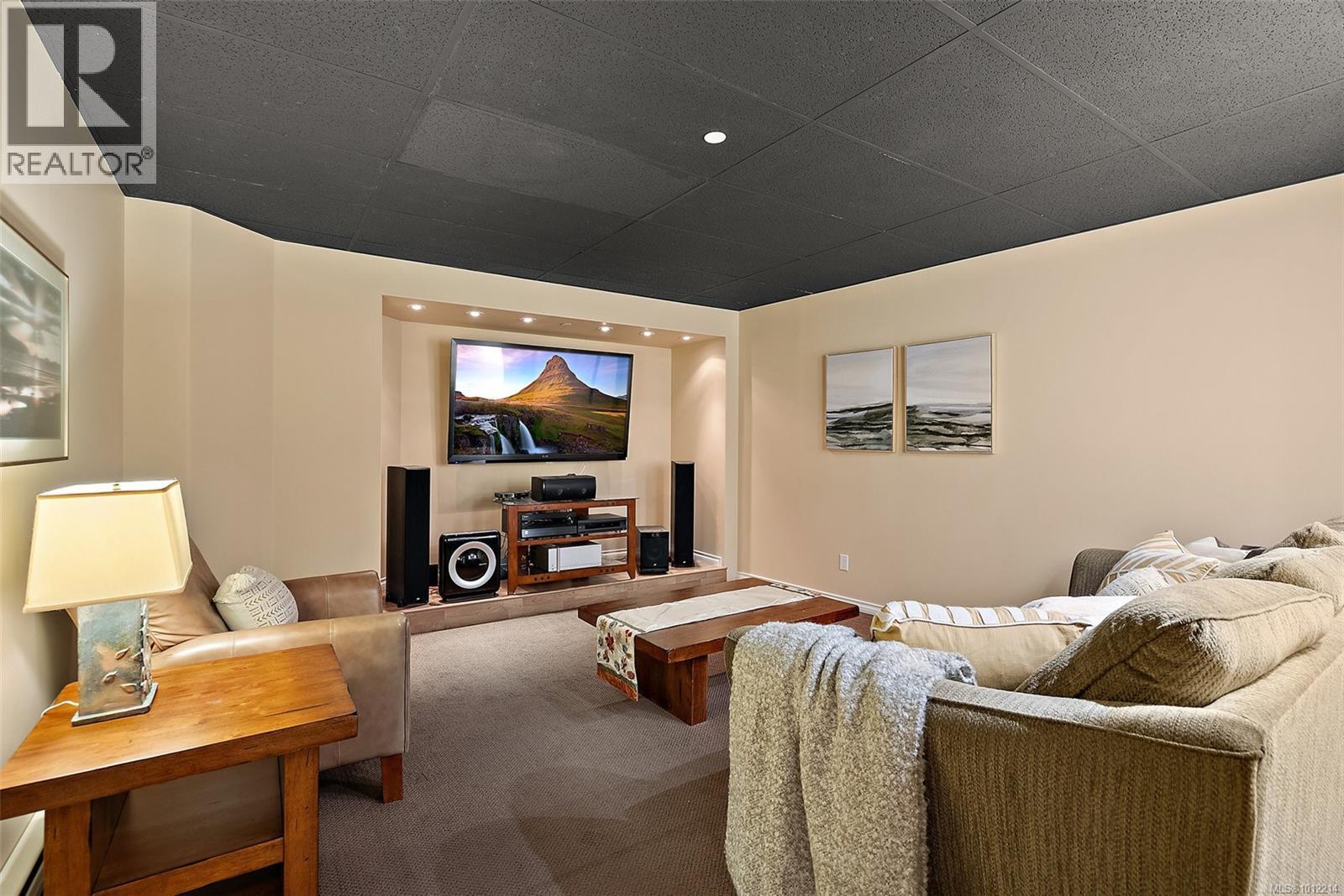 VICTORIA, British Columbia, V9A 7M5, CA, 4 Bedrooms Bedrooms, ,4 BathroomsBathrooms,Residential,For Sale,1947216