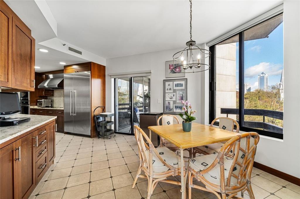 Atlanta, Georgia, 30305, United States, 2 Bedrooms Bedrooms, ,2 BathroomsBathrooms,Residential,For Sale,2002175