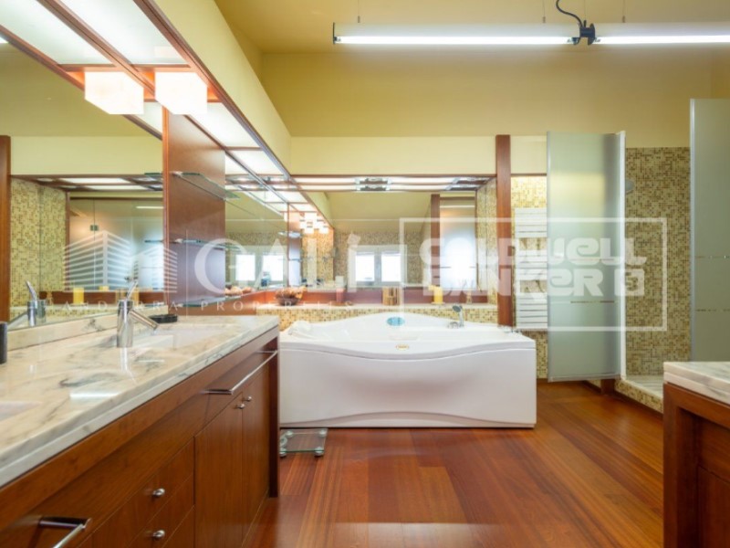 Escaldes-Engordany, Andorra, AD, 6 Bedrooms Bedrooms, ,4 BathroomsBathrooms,Residential,For Sale,1448713