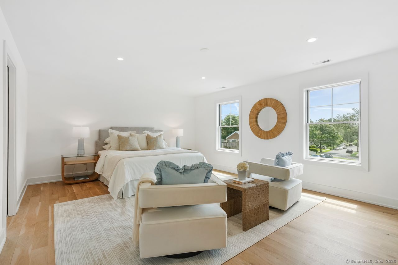 Fairfield, Connecticut, 06824, United States, 4 Bedrooms Bedrooms, ,6 BathroomsBathrooms,Residential,For Sale,1994356