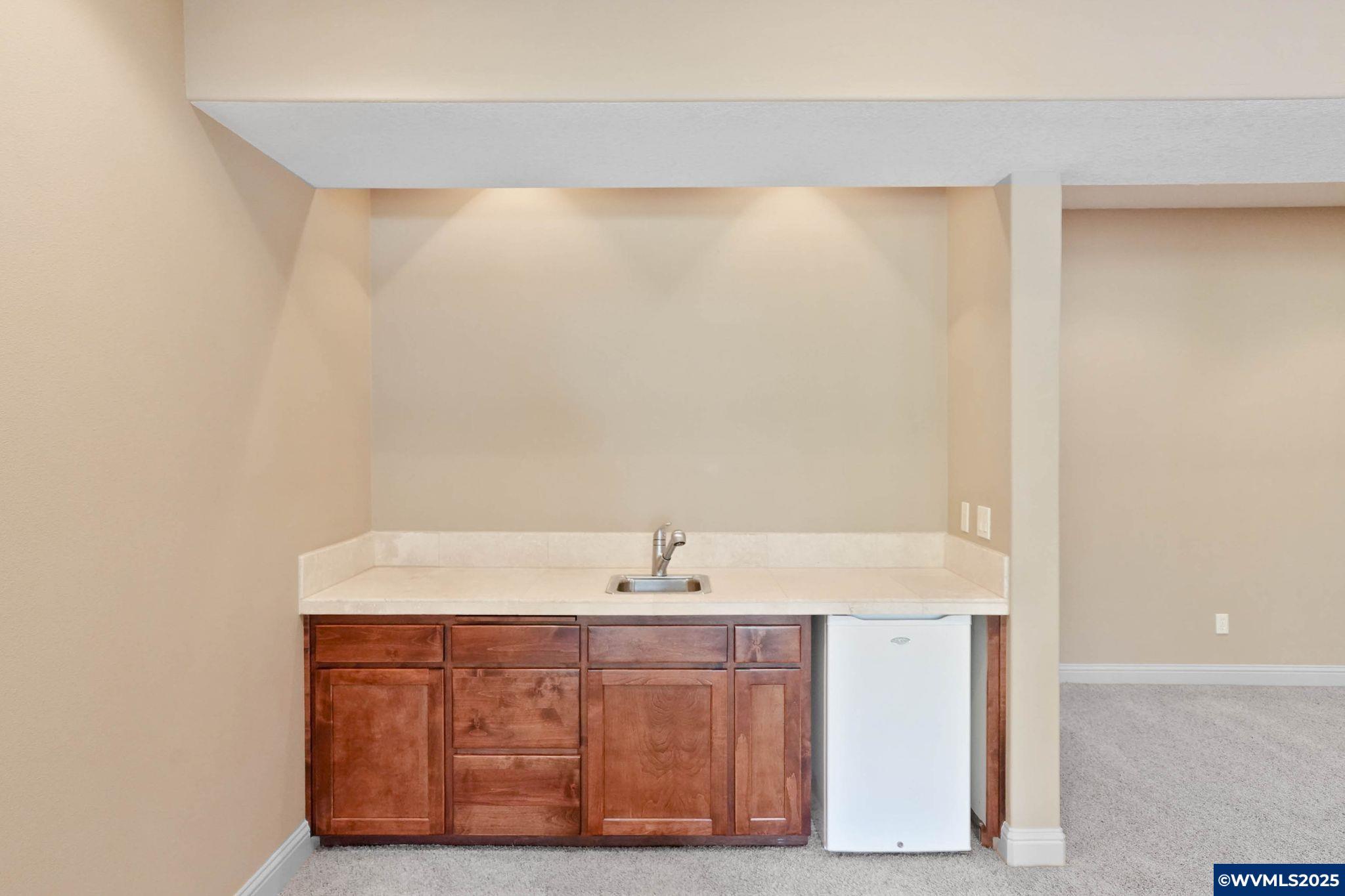 Salem, Oregon, 97306, United States, 4 Bedrooms Bedrooms, ,3 BathroomsBathrooms,Residential,For Sale,1906956
